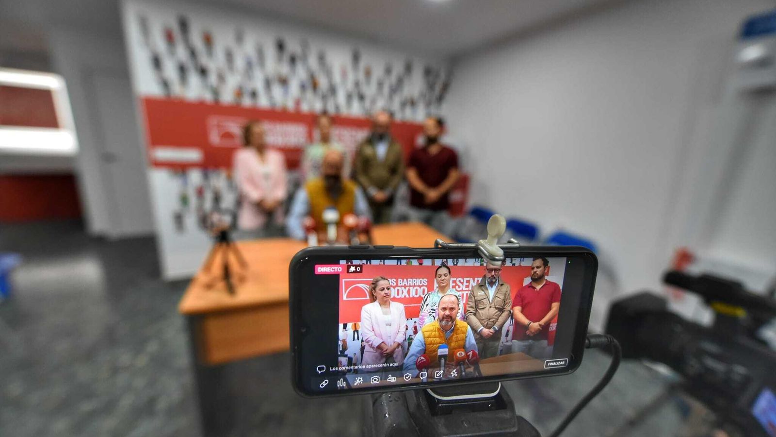 Medios de comunicación en la rueda de prensa de Los Barrios 100x100.