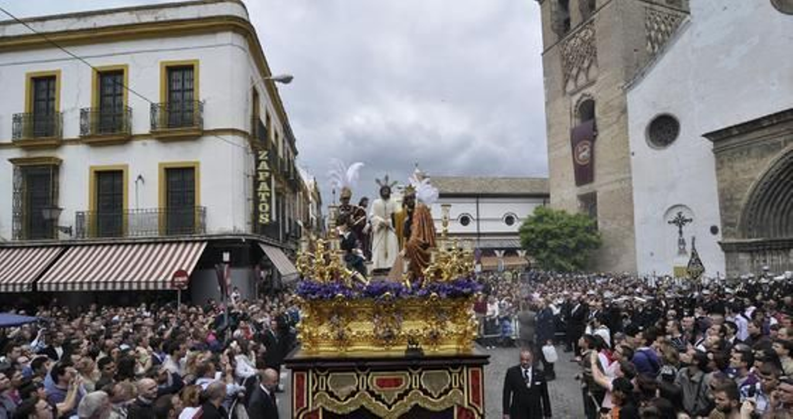 Nuestro Padre Jesús de la Paz. Hermandad del Carmen Doloroso.

Foto: Manuel Gómez