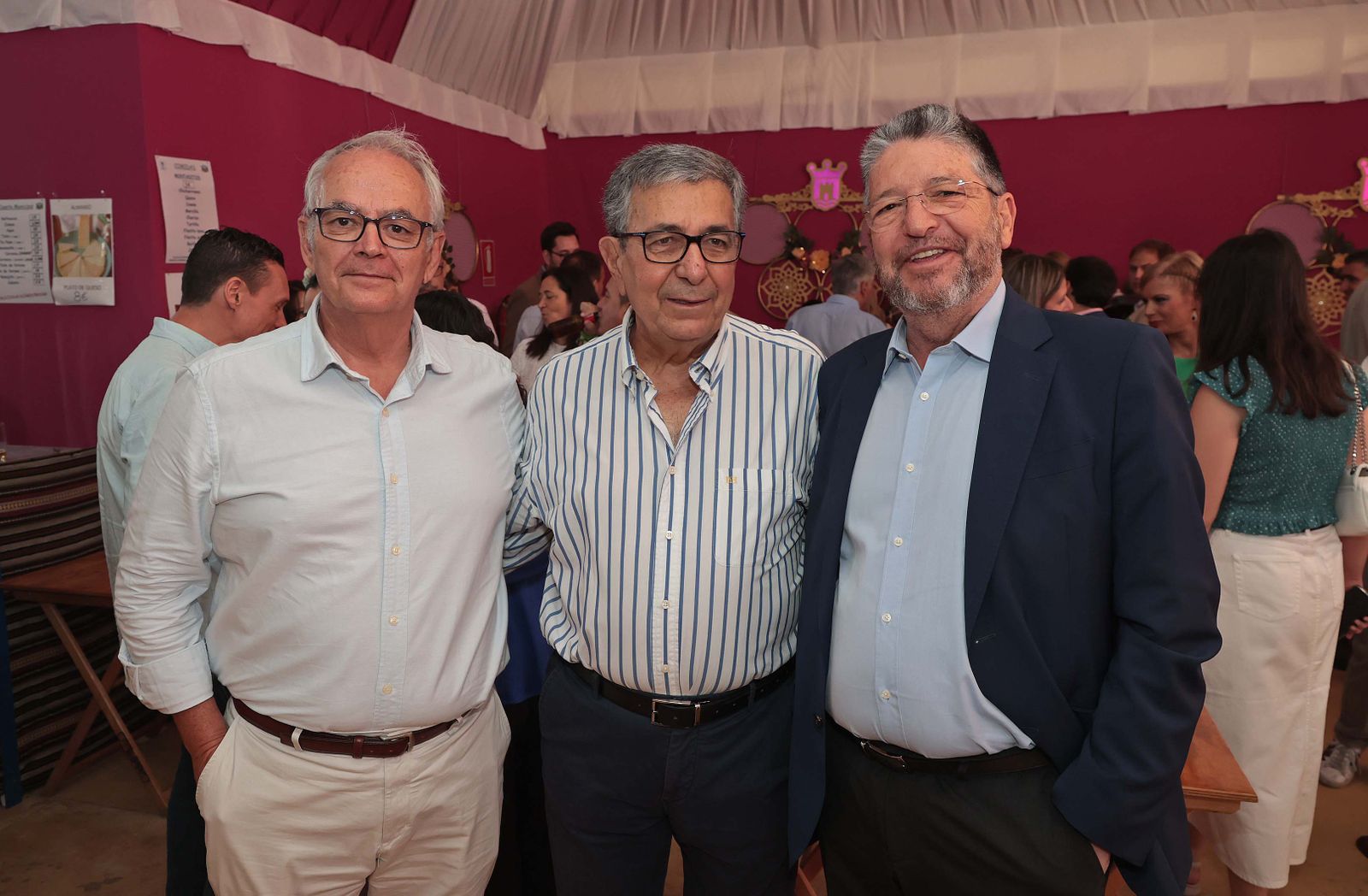 Imágenes de la copa de autoridades y medios de comunicación en la caseta municipal de la Feria Real de Algeciras 2024