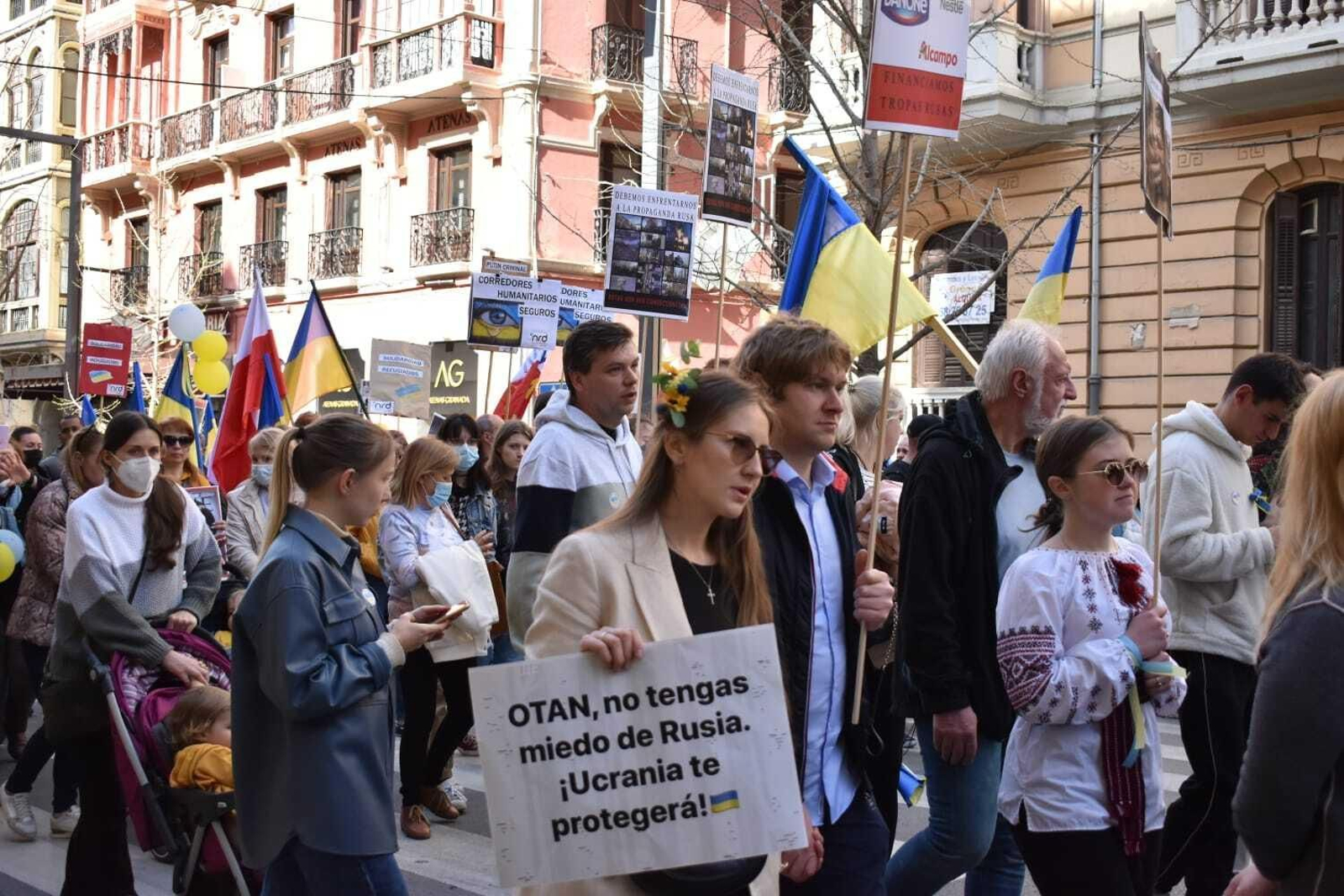 Así ha sido la movilización en Granada en apoyo al pueblo ucraniano