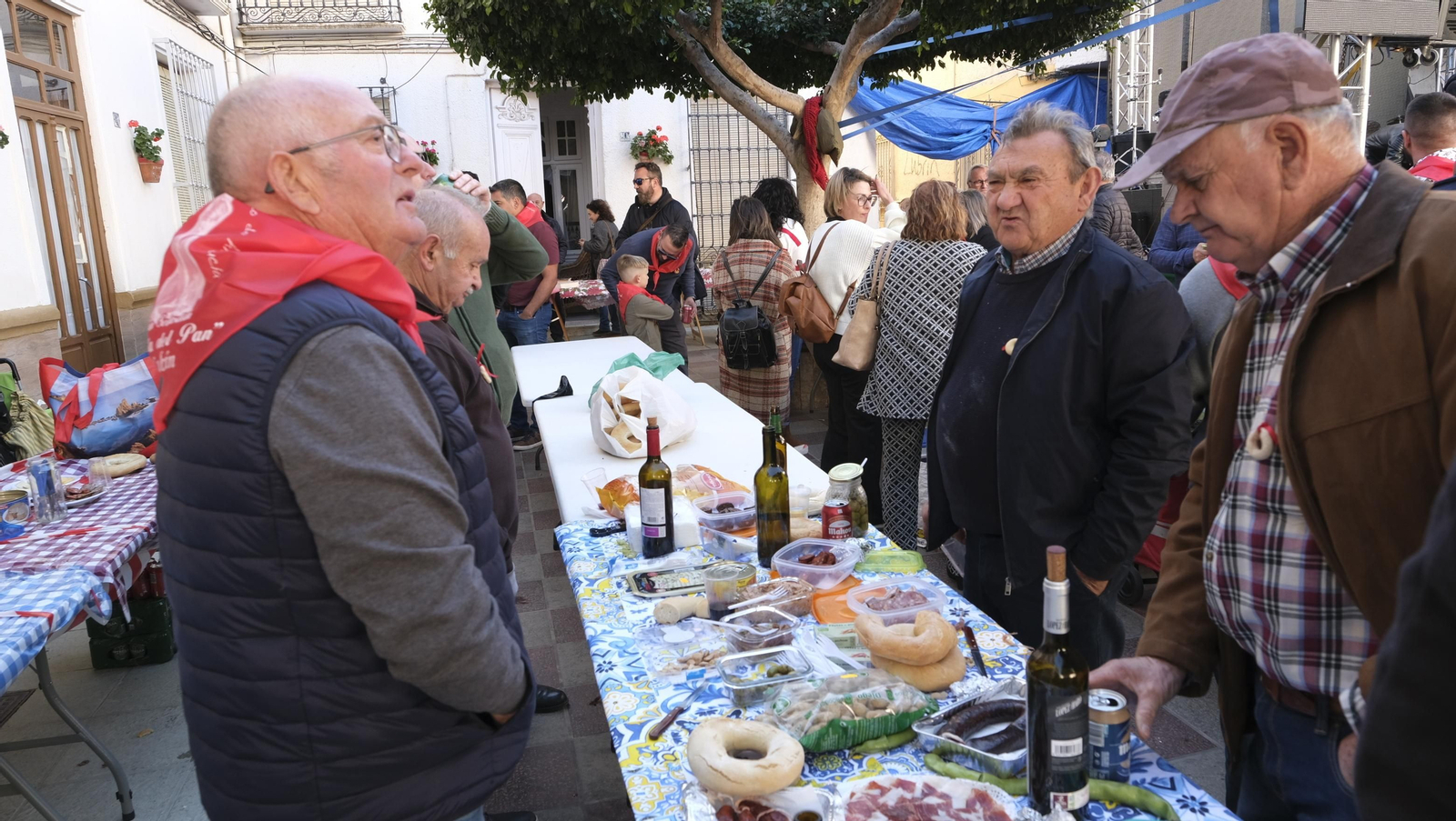 Los vecinos de Lubrín se echan a las calles por San Sebastián