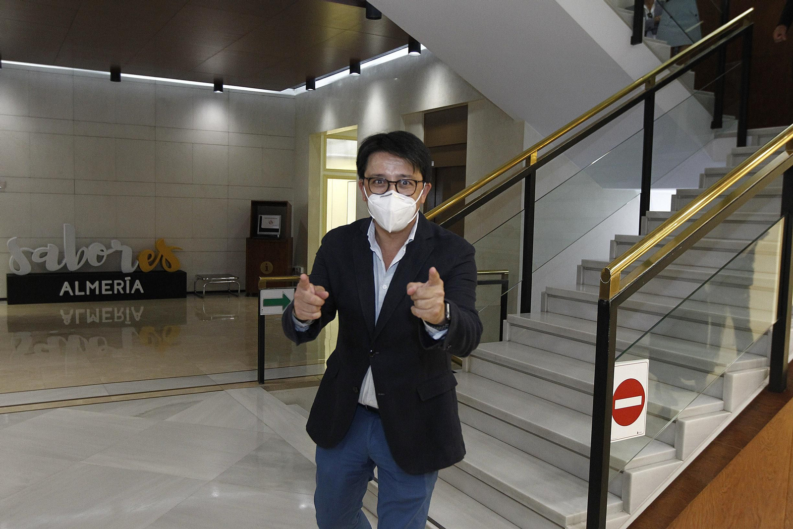 Visita del Consejero de Presidencia de la Junta de Andalucía, Elías Bendodo, a la Diputación de Almería.