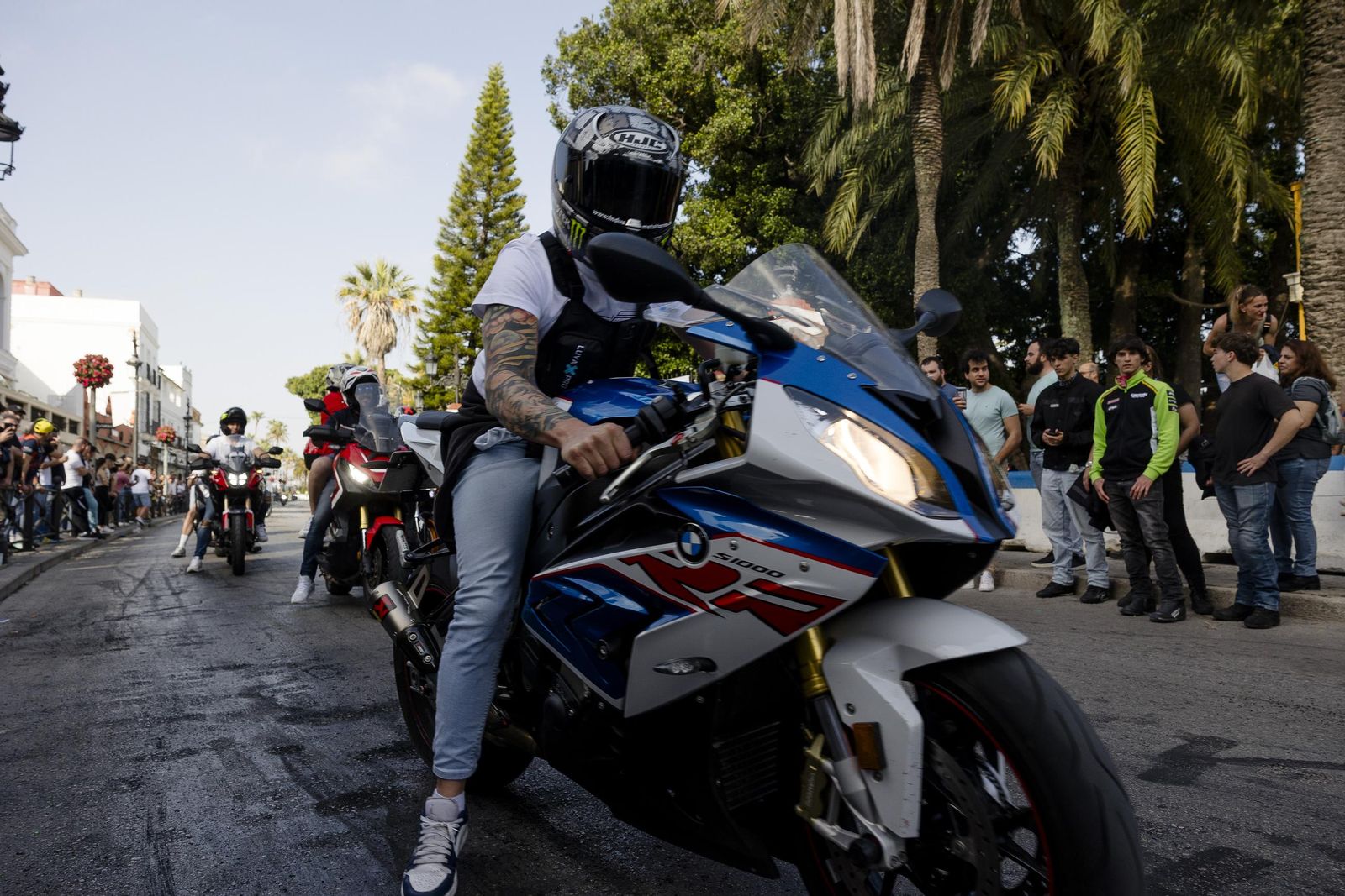 Las imágenes del viernes de Motorada en El Puerto por el Gran Premio de Motociclismo de Jerez 2025