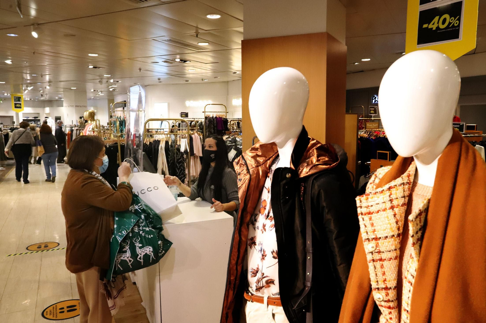 Imágenes del "Black Friday" en el Corte Inglés Imágenes del "Black Friday" en el Corte Inglés