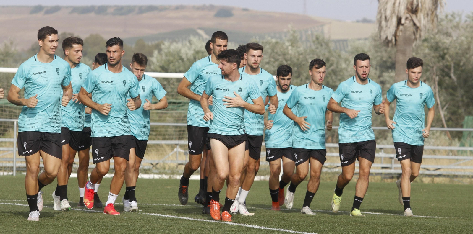Los jugadores del Córdoba, durante un entrenamiento en la Ciudad Deportiva.