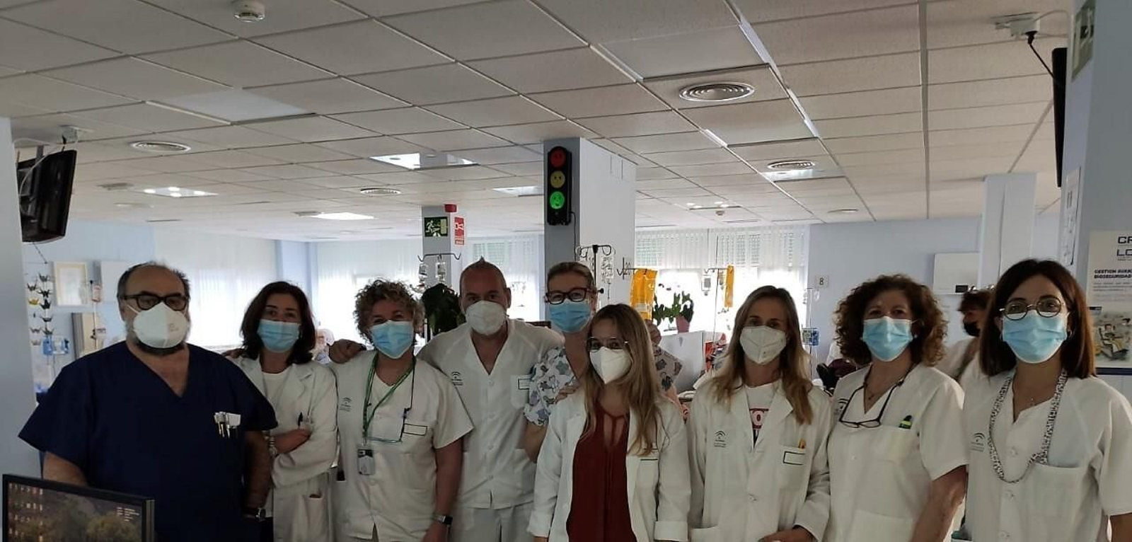 El hematólogo Francisco Javier Capote y su equipo.