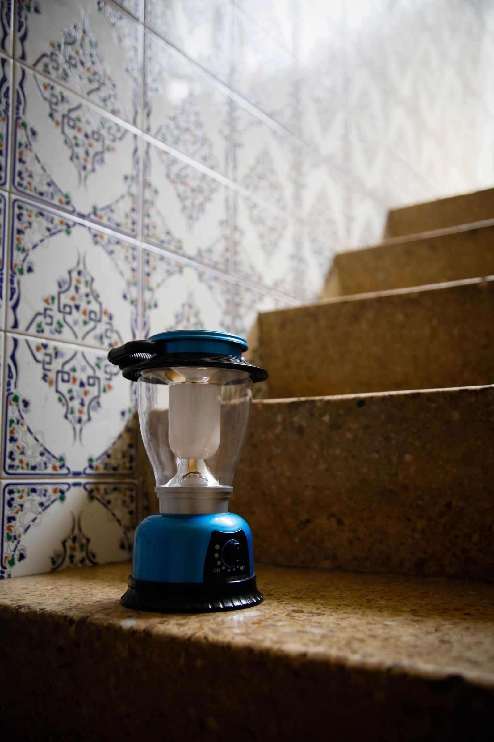 Imágenes de las quejas vecinales ante los cortes de luz en el barrio de pescadería