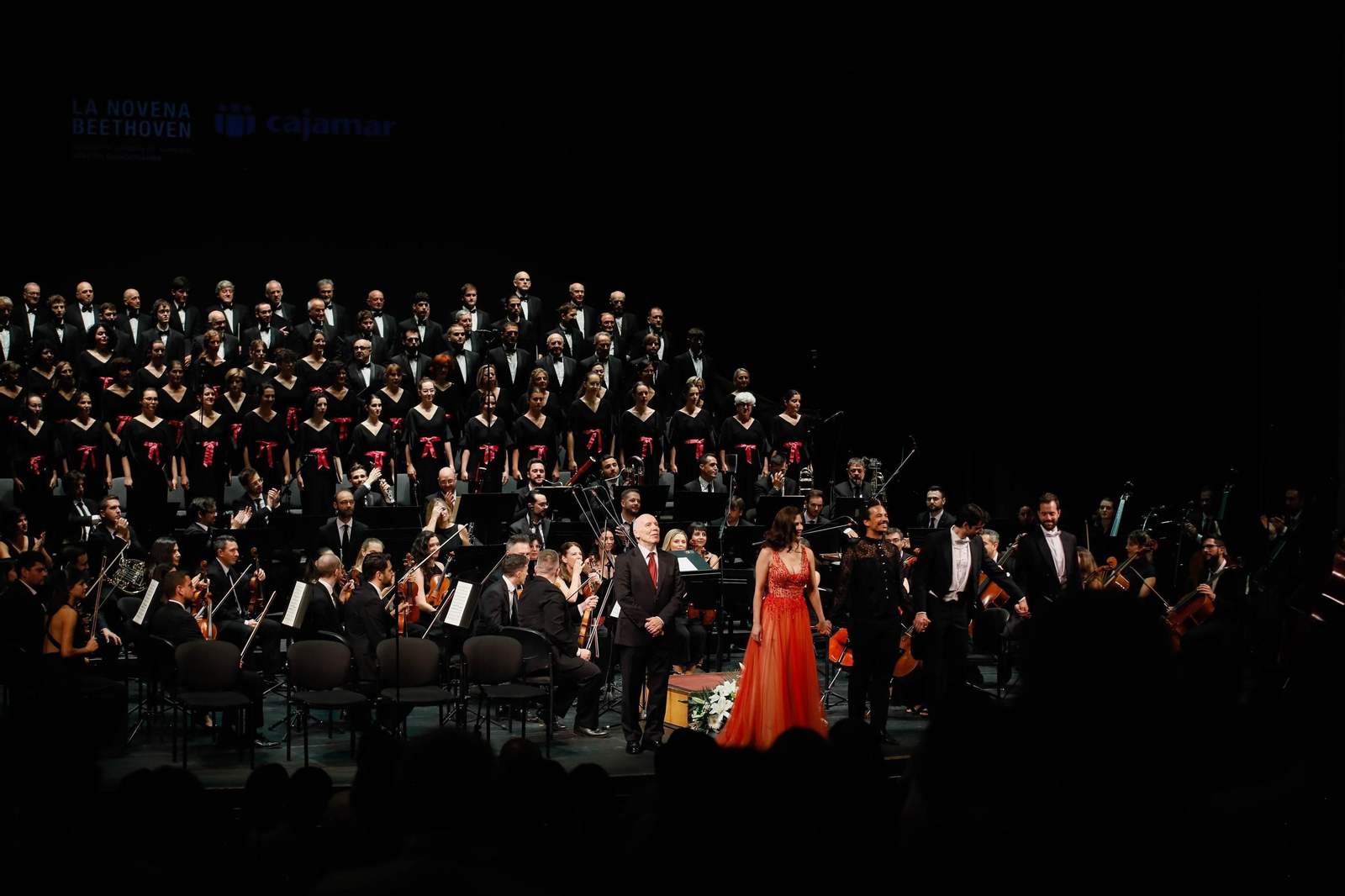 Imágenes de la novena Beethoven interpretado por la OCAL y Orfeón para Cajamar