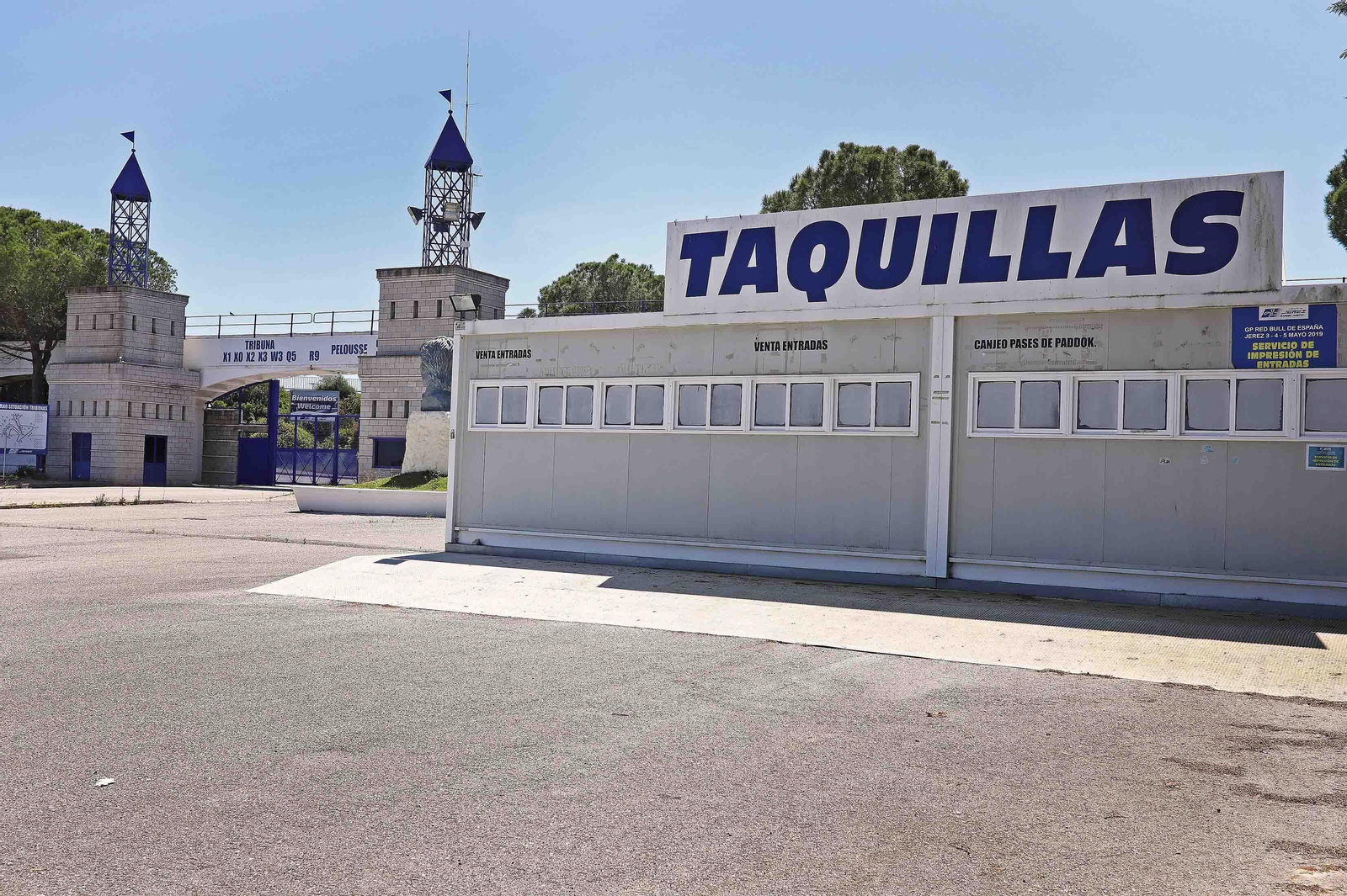 Así estaba el pasado viernes la entrada al Circuito de Jerez-Ángel Nieto, imagen de un fin de semana bien distinto al que hubiera sido de celebrarse el Gran Premio.