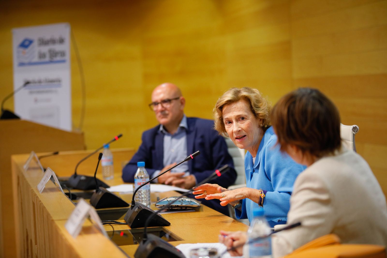 Imágenes de Diario de los Libros, con Julia Navarro