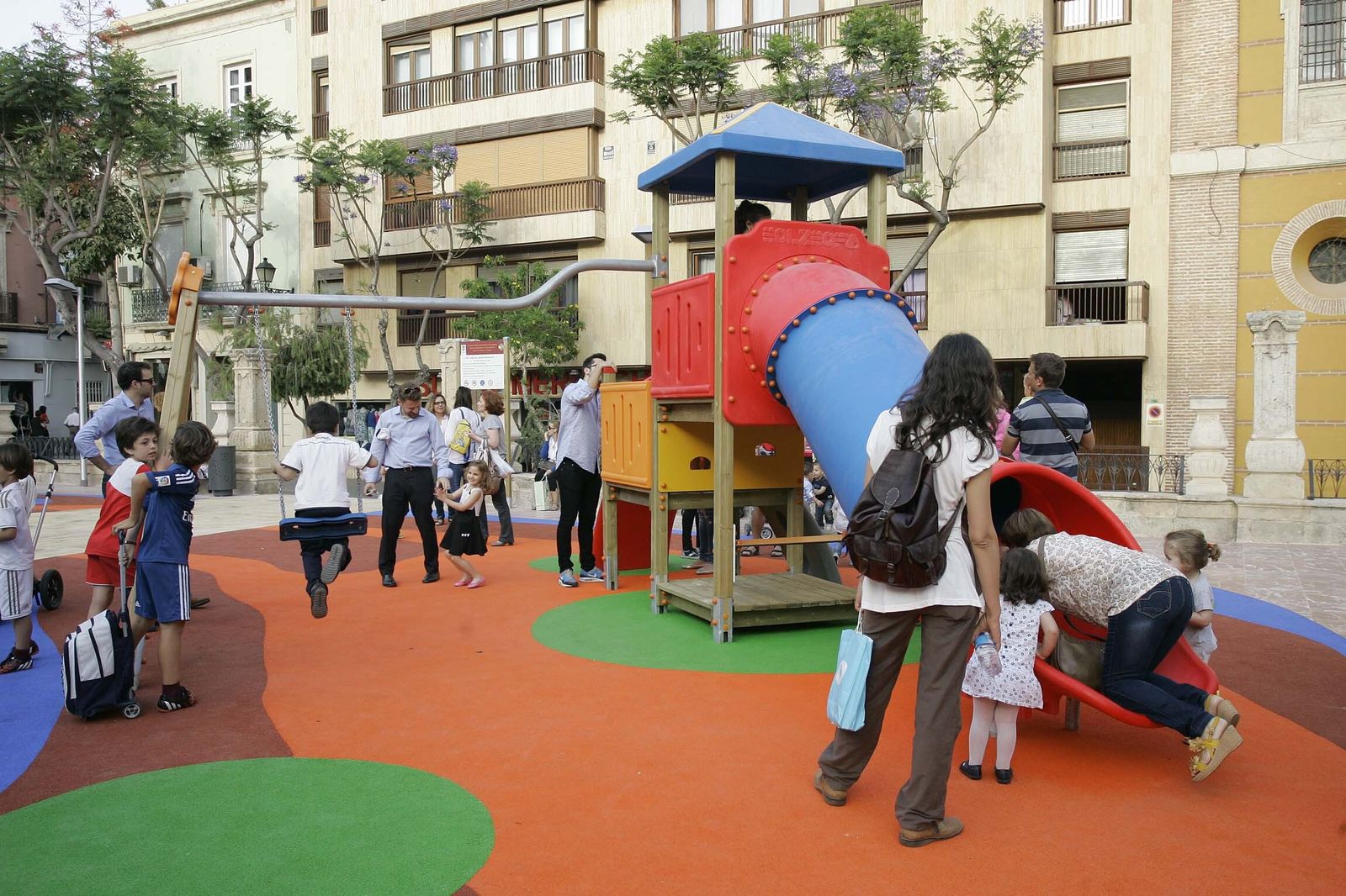 Inauguración de la reforma de la plaza San Pedro en 2015