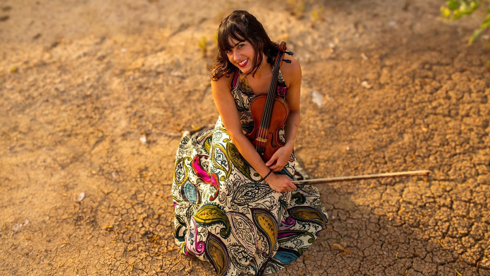 Sarah Orero inició sus estudios de violín en la Escuela de Música de Roquetas.