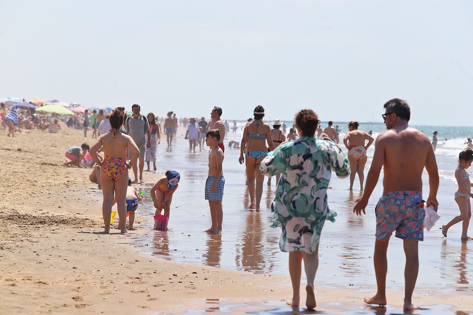 Las playas de Huelva se llenan en el 1 de mayo