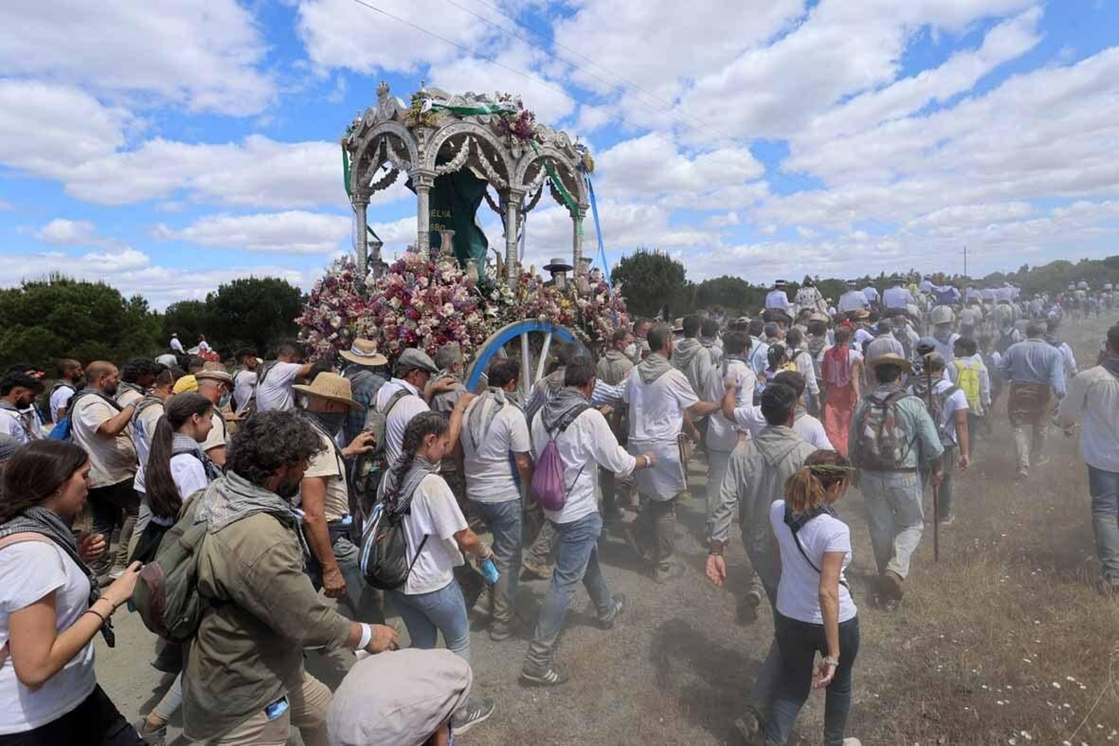 Las mejores imágenes de la Hermandad del Rocío de Huelva en el camino hacia El Rocío