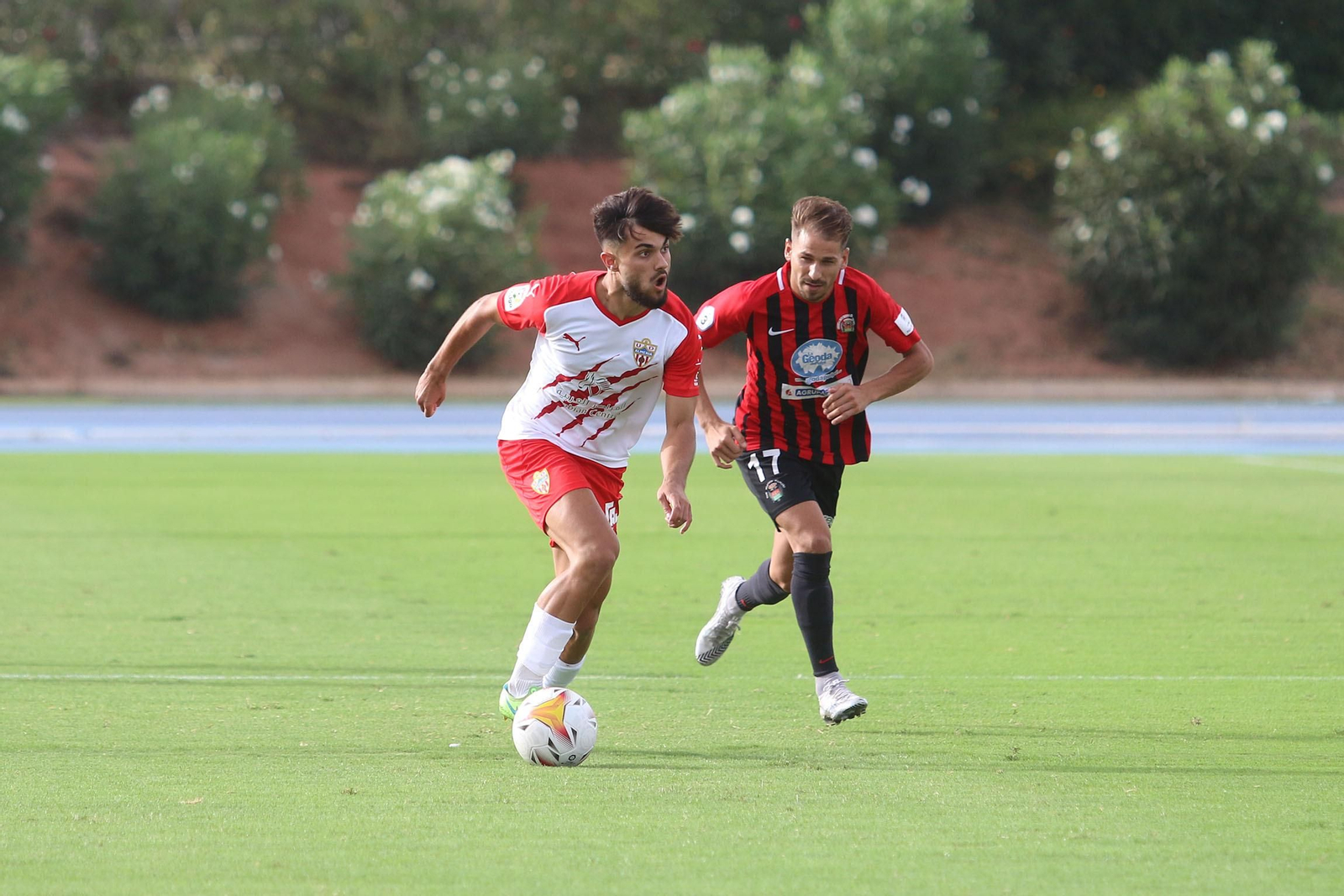 La UDA estrenó su nueva equipación ante el Pulpileño.
