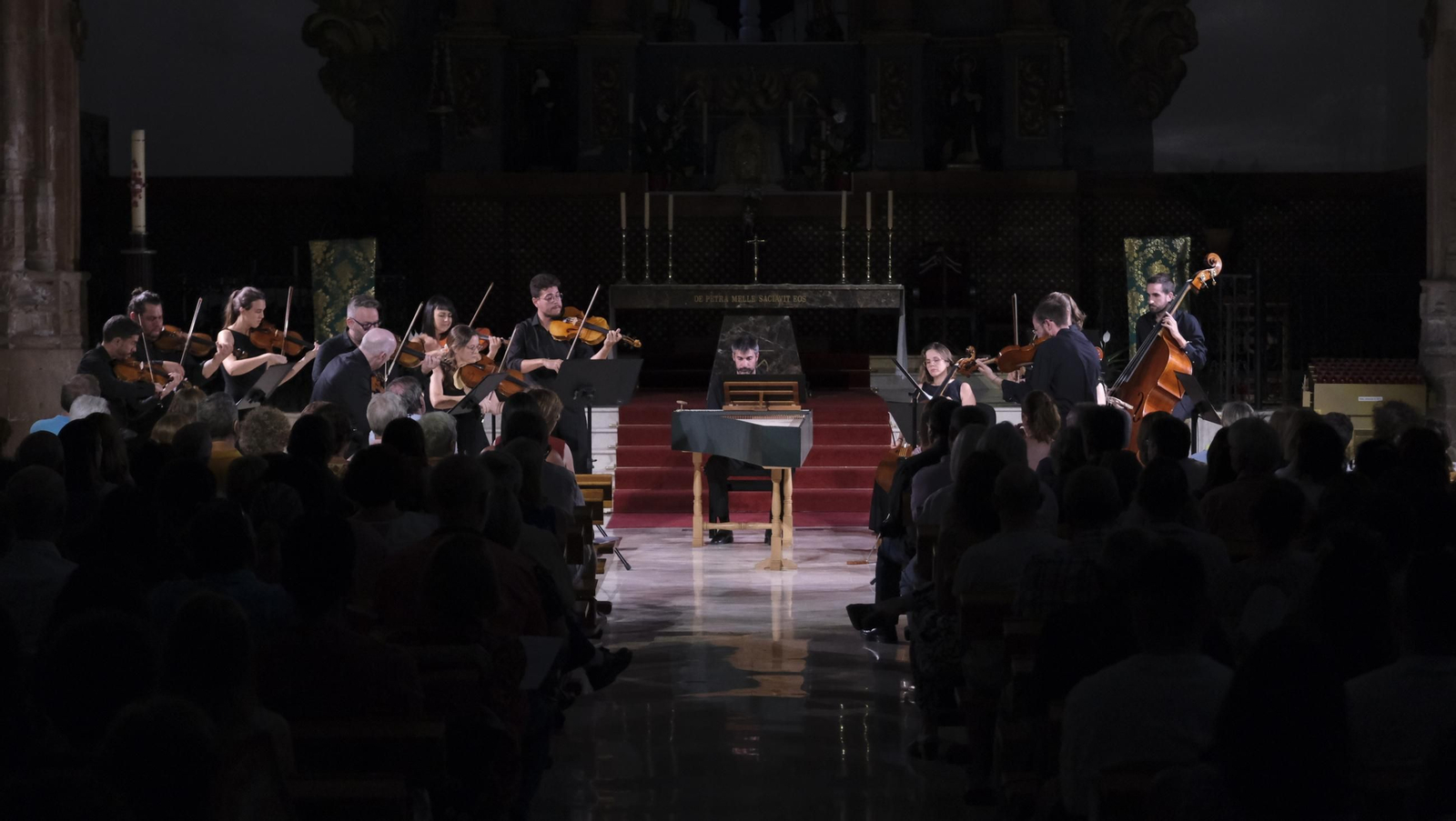 Concierto de la OCAL y del violinista Jesús Reina en Vélez Blanco, en imágenes