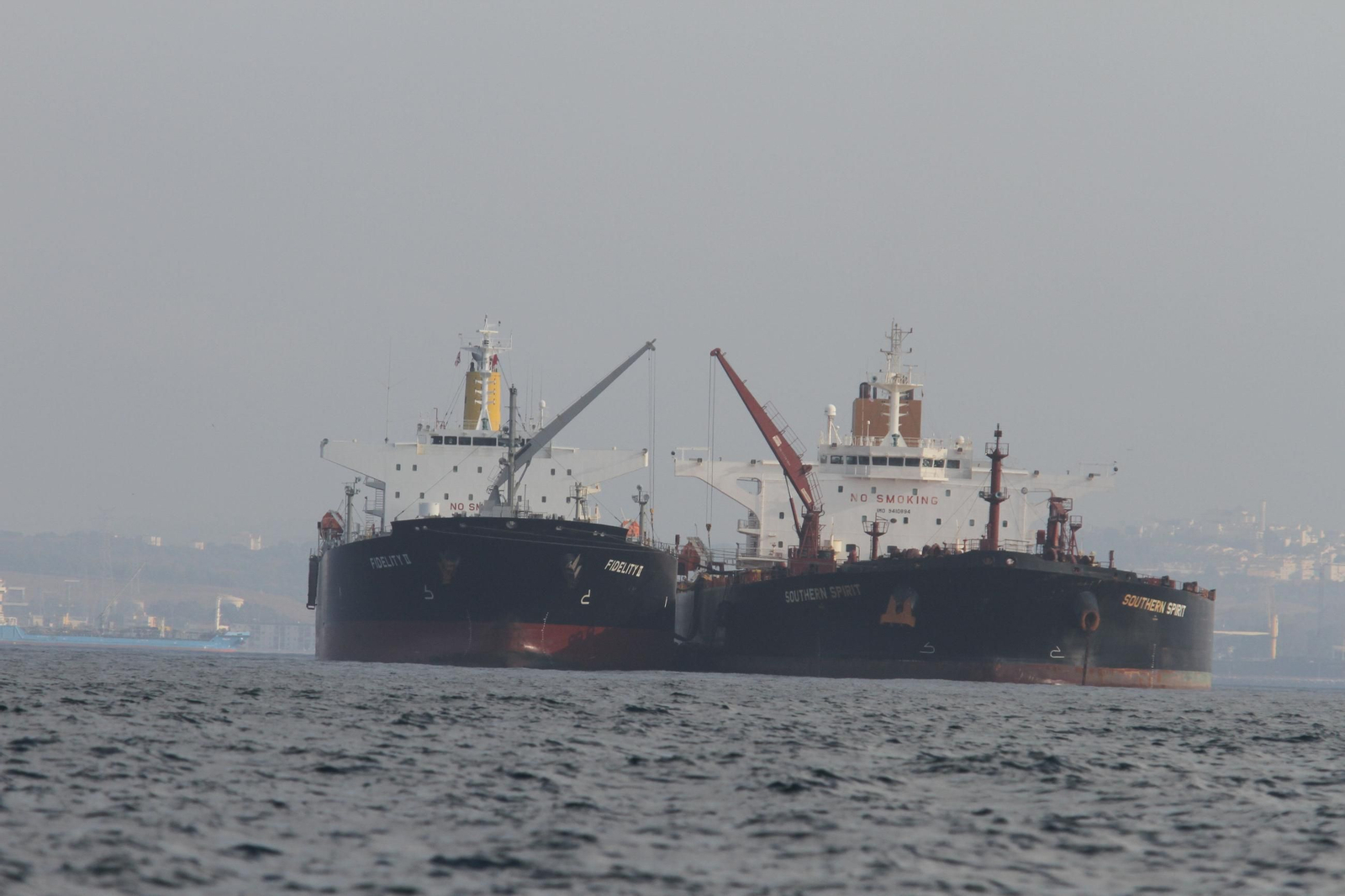 Repostaje de buques en aguas de la Bahía de Algeciras