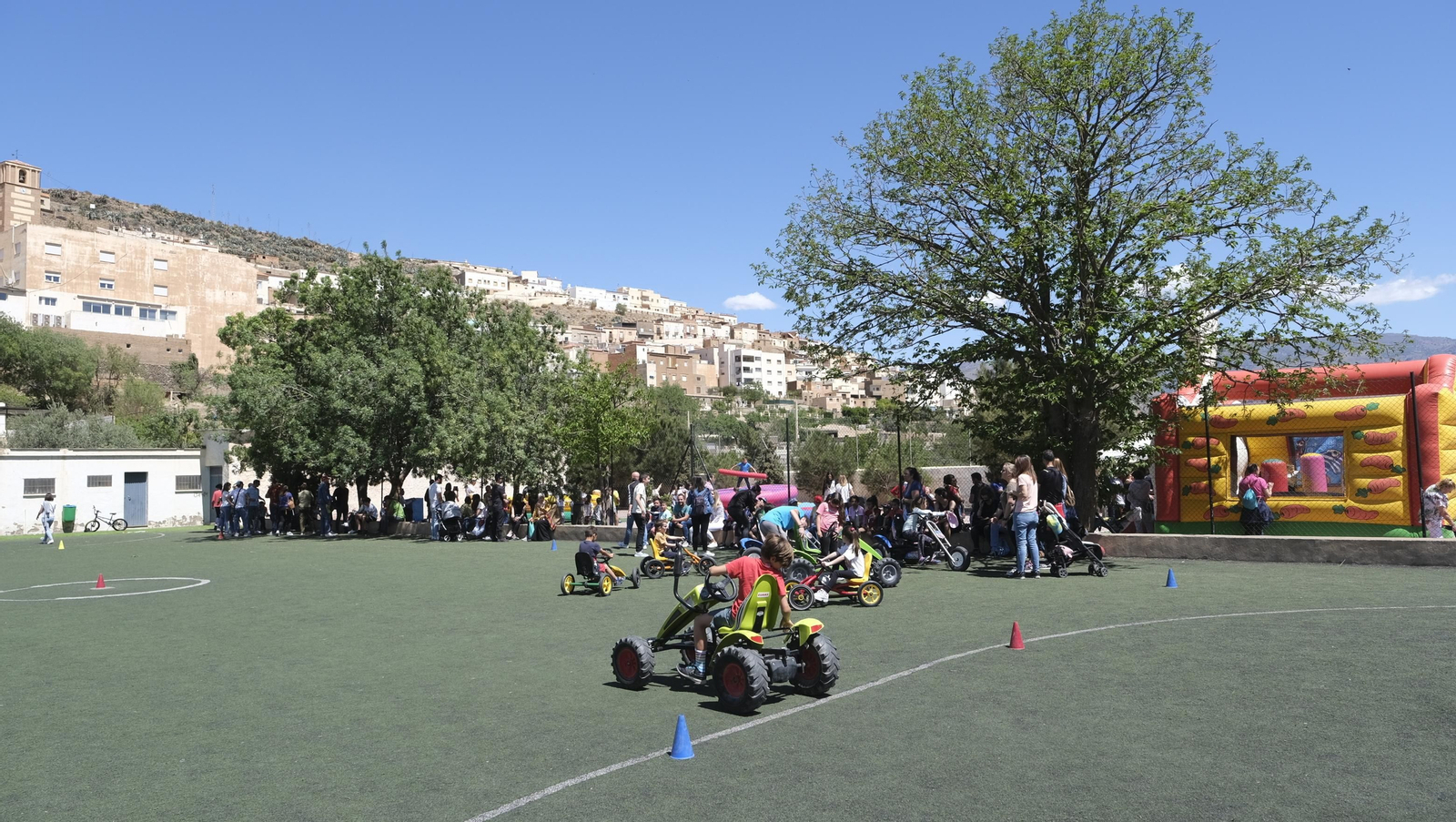 Imágenes de los juegos infantiles en las Fiestas de Abla