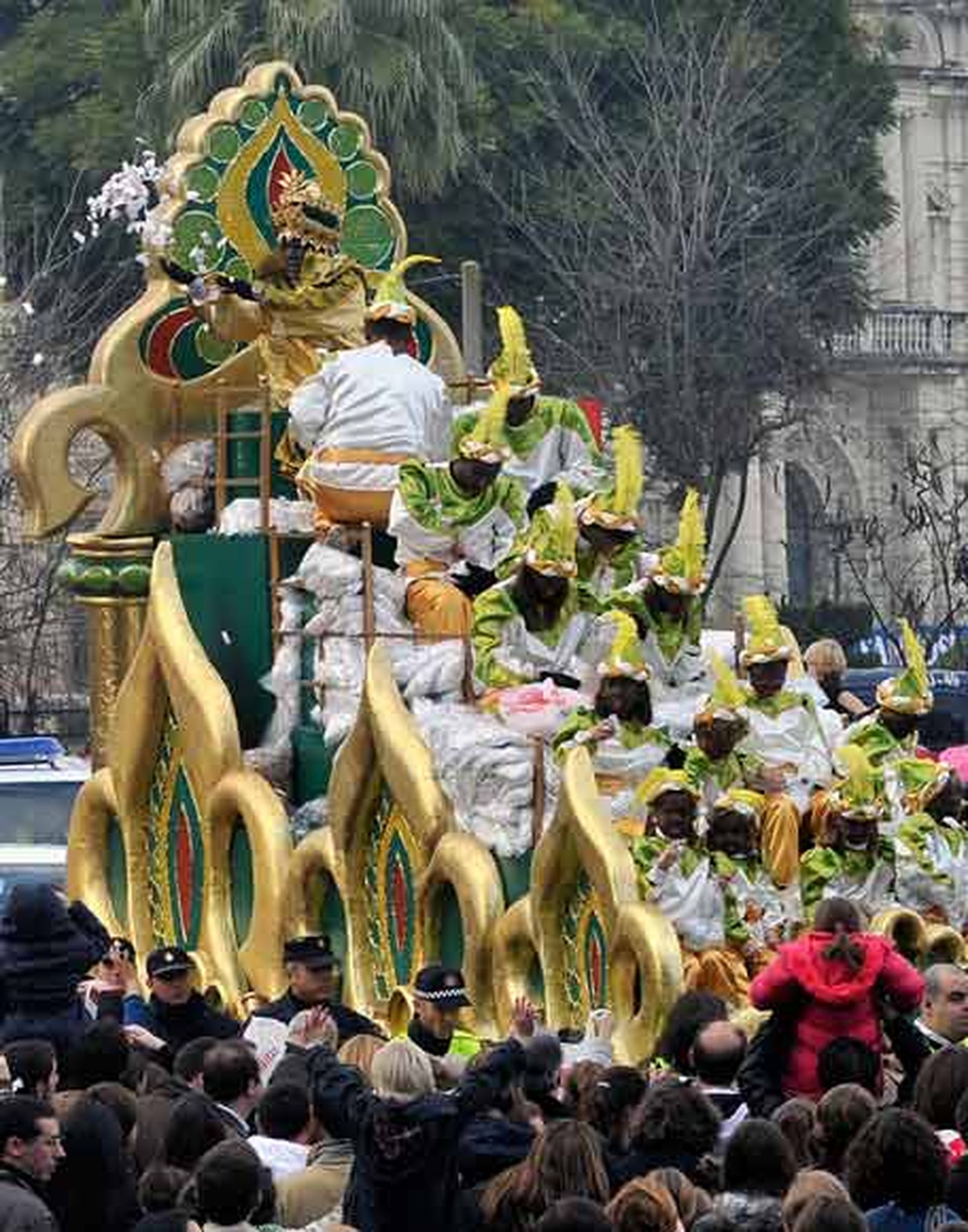 La Cabalgata tendrá 6 carrozas nuevas y recupera la escolta delante del cortejo