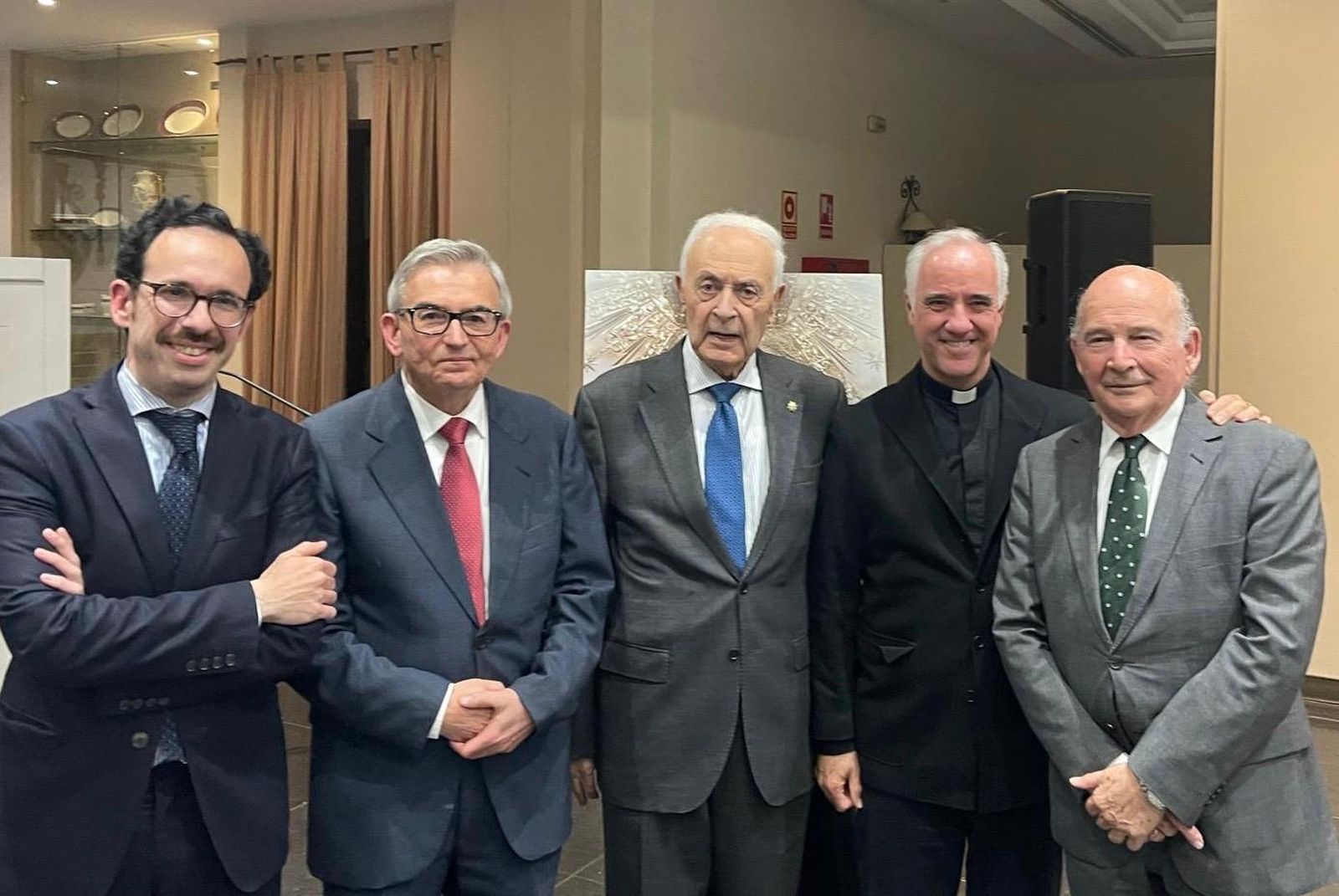 En la imagen, de izquierda a derecha, los pregoneros Francisco Javier Segura, José Joaquín León, Ignacio Montaño, Ignacio Jíménez Sánchez-Dalp y Julio Cuesta.