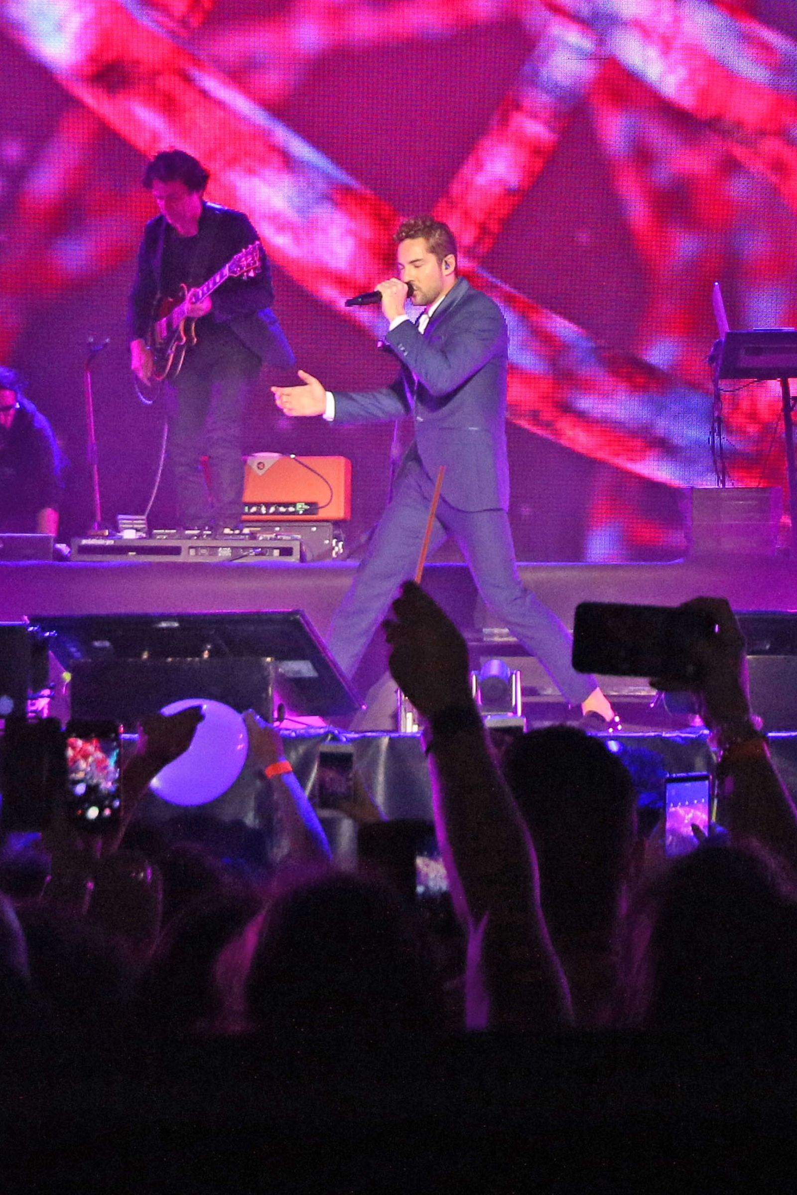 Las imágenes del concierto de Bisbal en la plaza de Toros de Roquetas de Mar