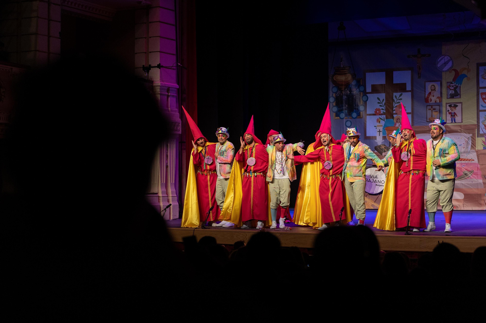 Imágenes de la actuación de la murga de Ayamonte "Pa cruz, esta que llevo encima" en el Carnaval Colombino
