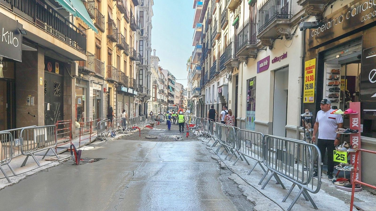 Capa de hormigón cerca de la intersección con Puente Castañeda