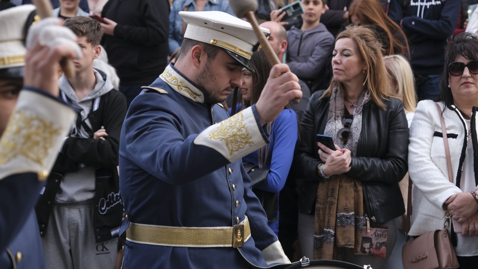 La procesión del Encuentro por las calles de Almería, en imágenes