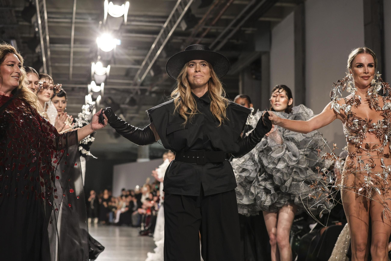 Las mejores imágenes del desfile de Juana Martín en París