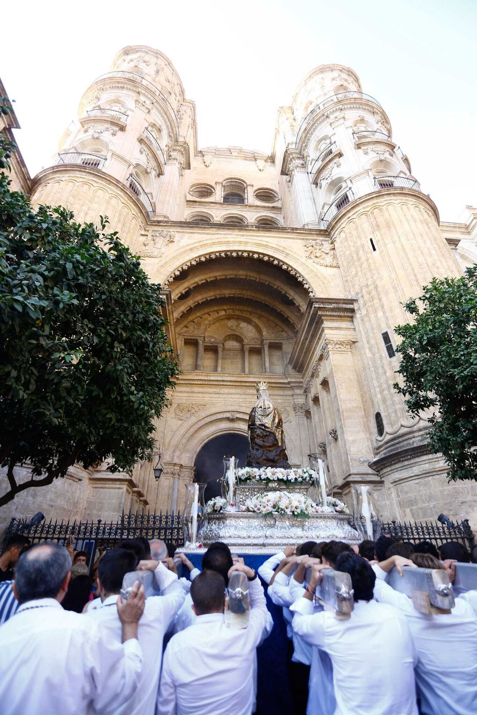 El traslado de la Virgen de la Victoria a la Catedral, en fotos