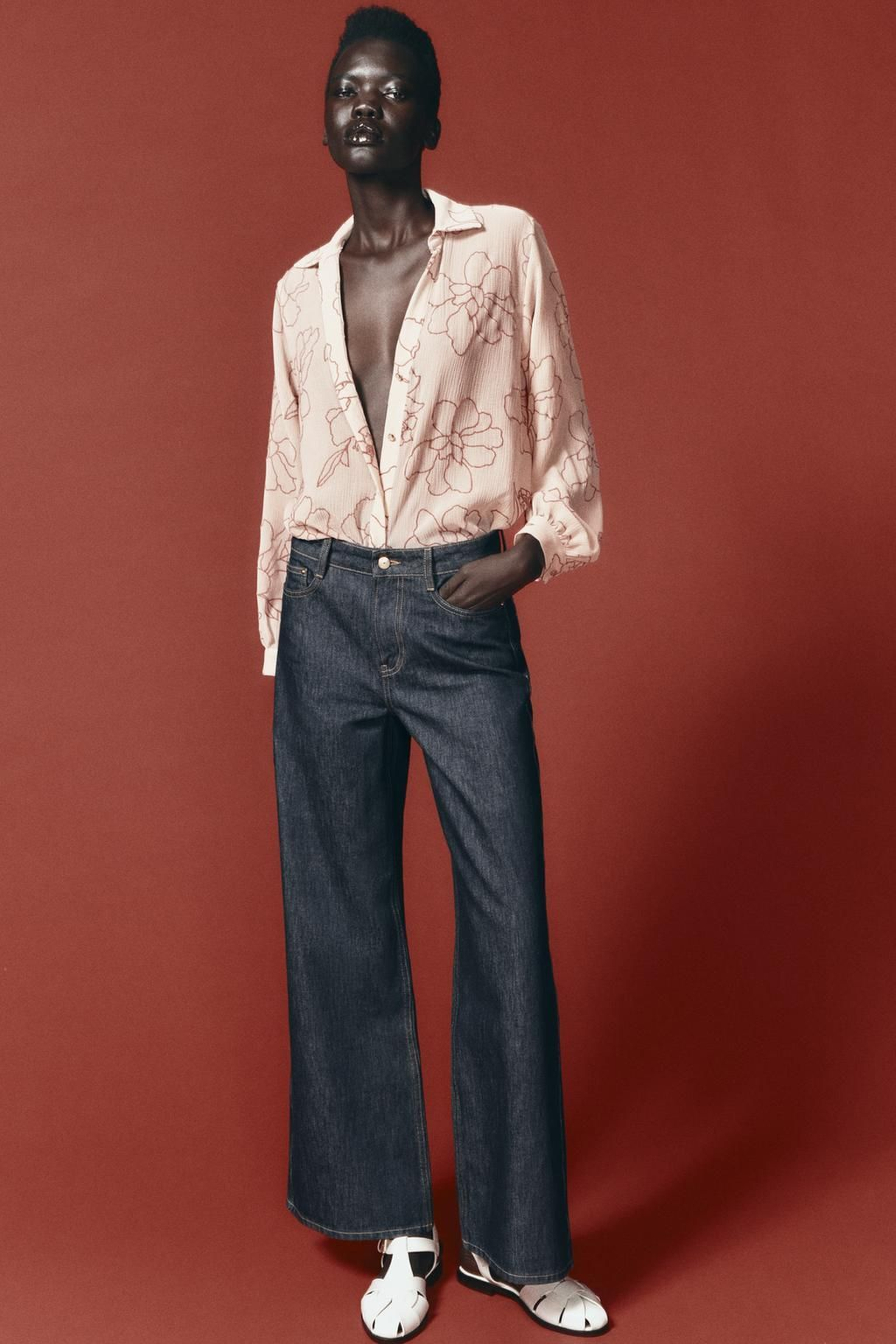 Blusa de flores de Zara.