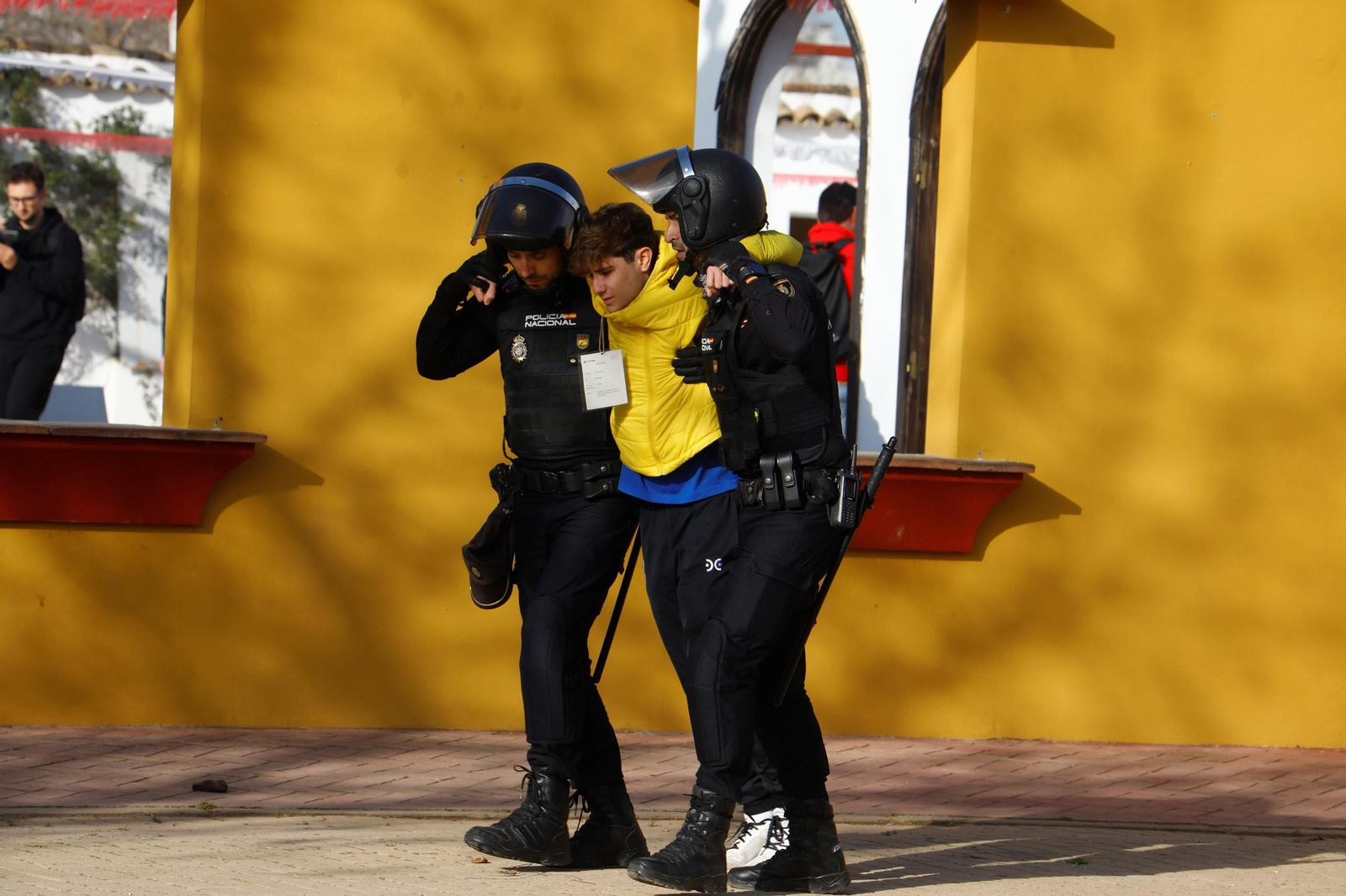 El simulacro de actuación ante una explosión en la Feria de Córdoba, en imágenes