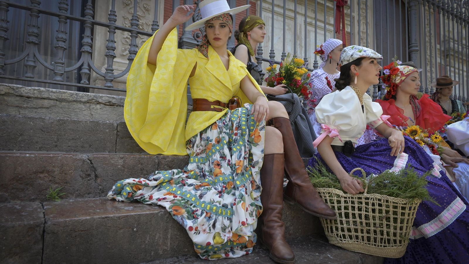 Una de las propuestas de moda flamenca para El Rocío vista en 'Del Salvador al Rocío'.