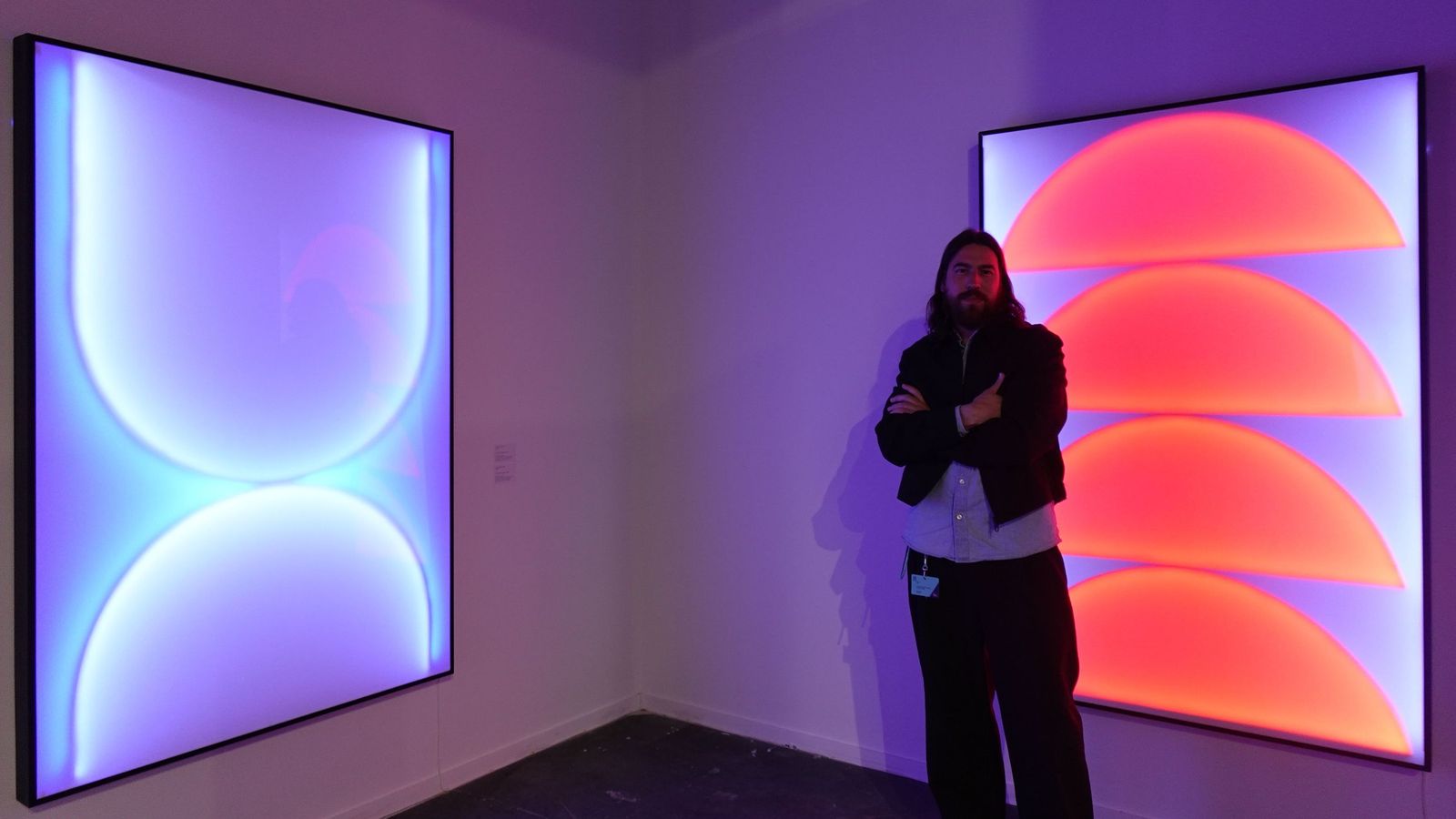 Cachito Vallés junto a las piezas de 'Umbral', su solo project con Luis Adelantado para ARCO.