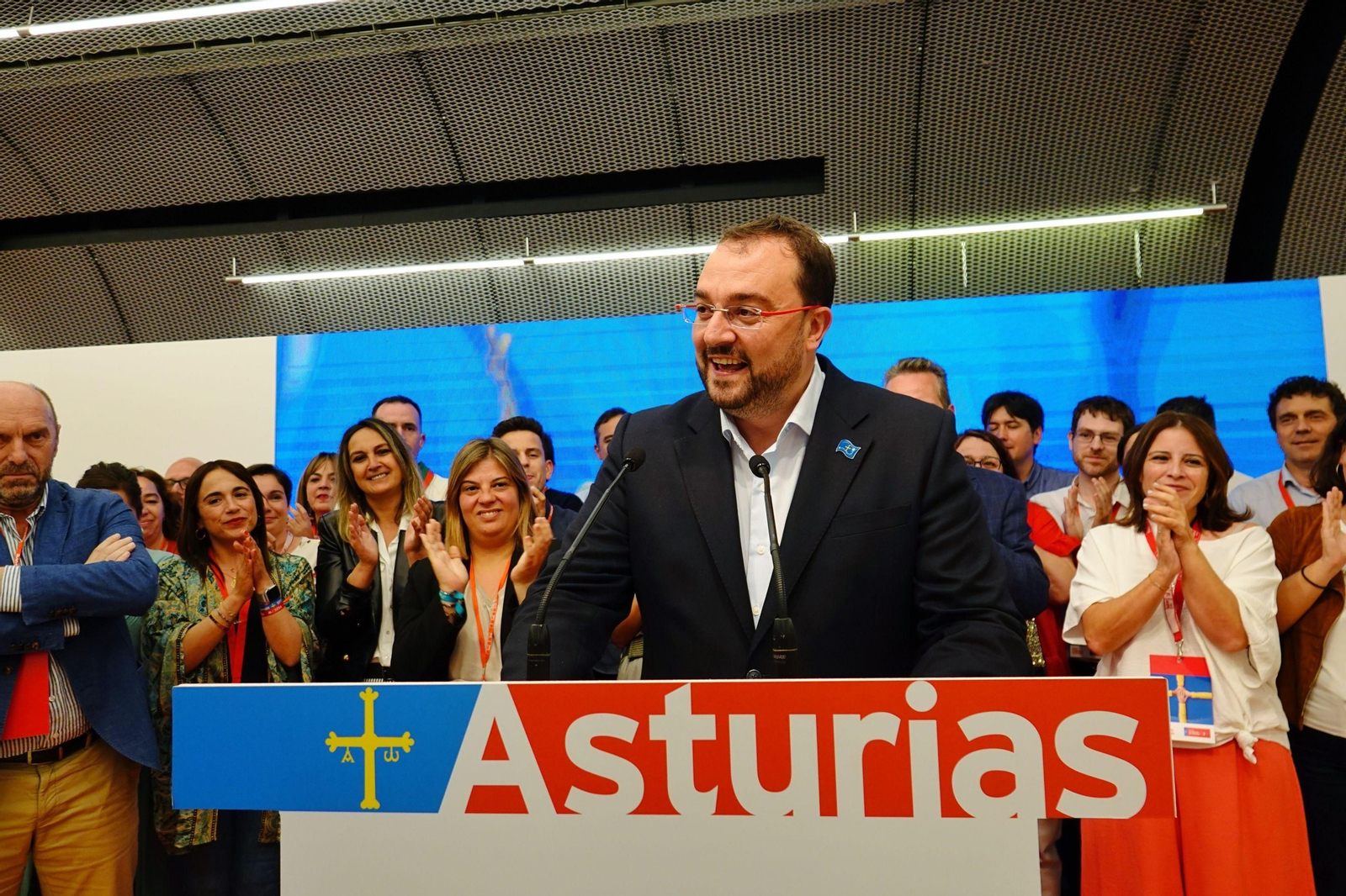 El socialista Andrián Barbón.