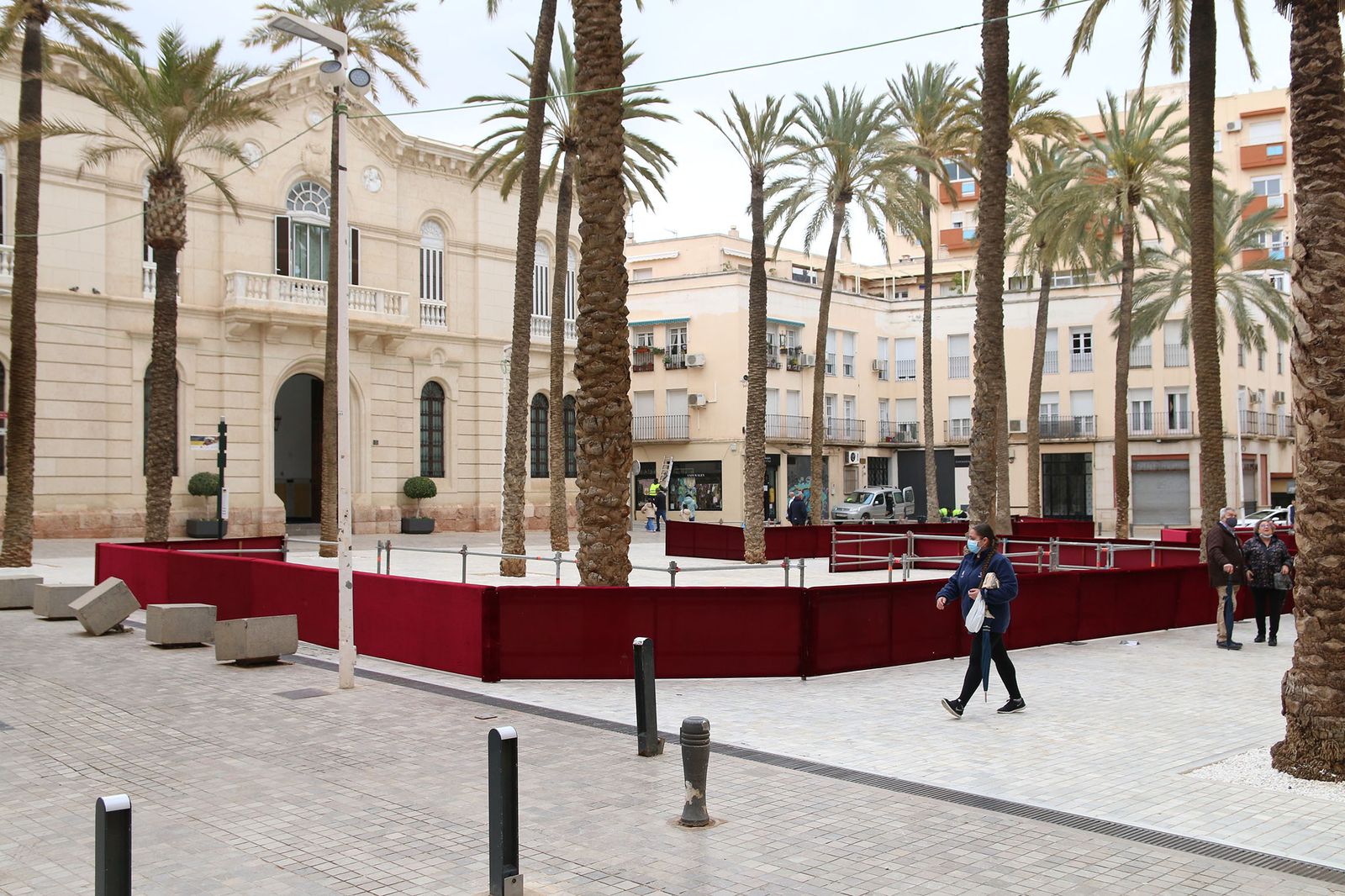 Montaje de la Carrera Oficial para la Semana Santa de Almería