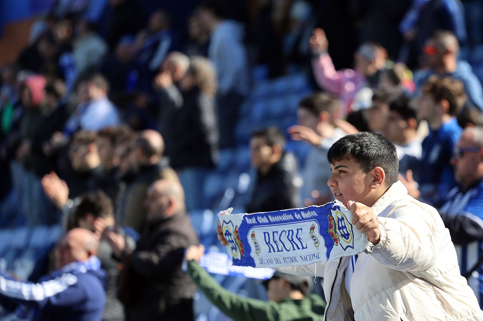 Búscate en las gradas del Nuevo Colombino en el Recre-Yeclano