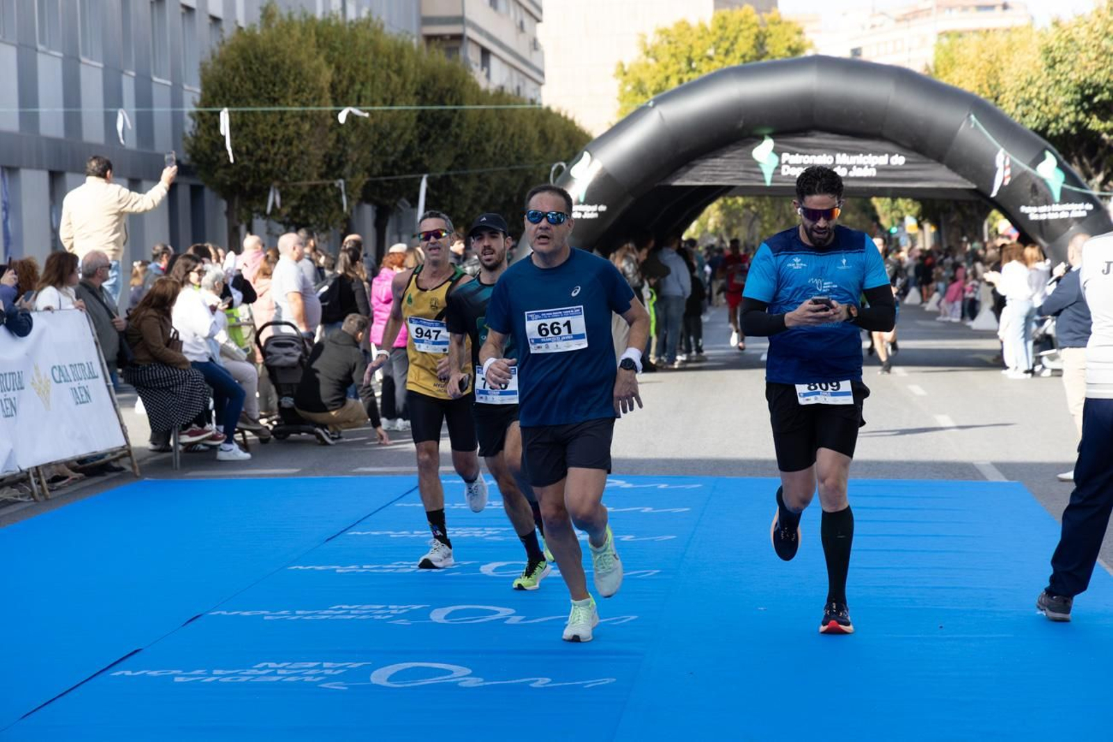 En imágenes: multitudinaria e histórica XXIX Media Maratón 'Ciudad de Jaén' y 10k en memoria de Paco Manzaneda