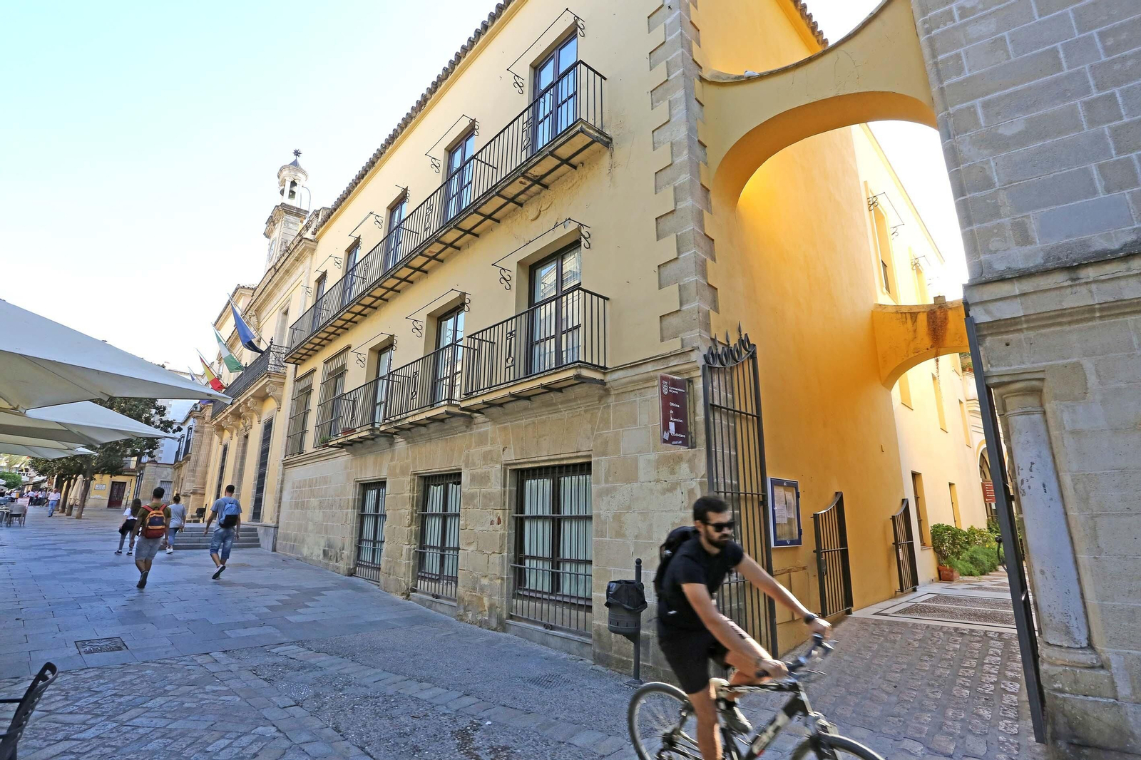Fachada principal del edificio del Ayuntamiento de Jerez.