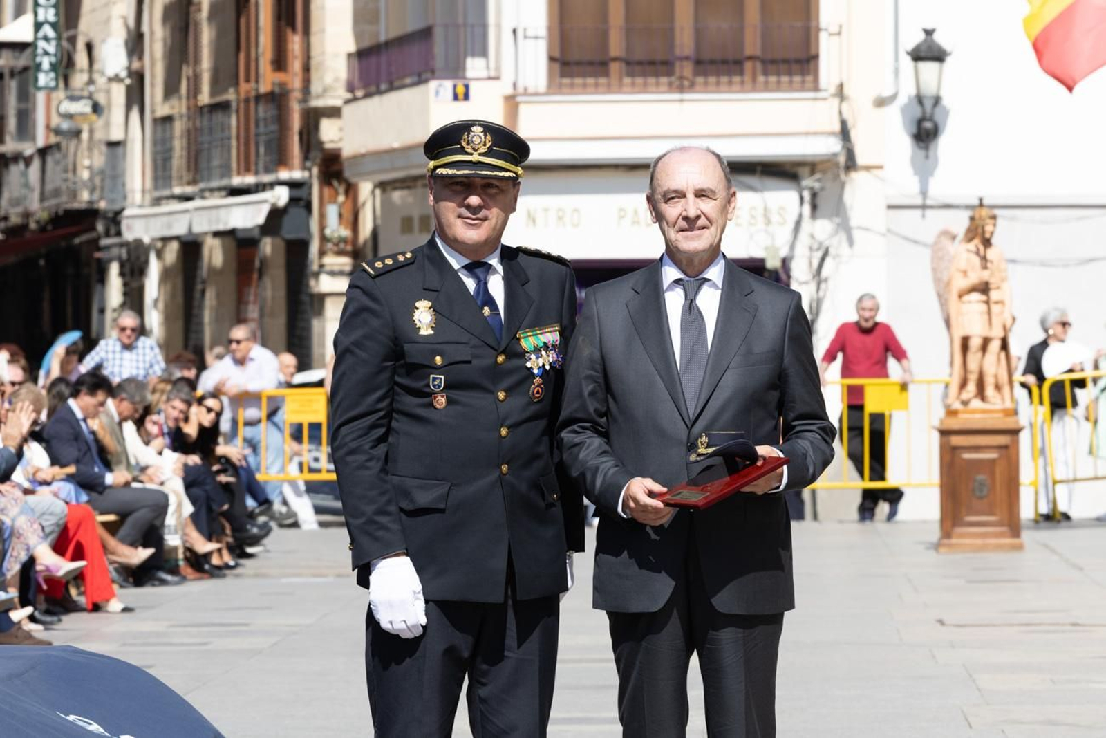 Acto por el día de la Policía Nacional, con motivo de la festividad los Santos Ángeles Custodios