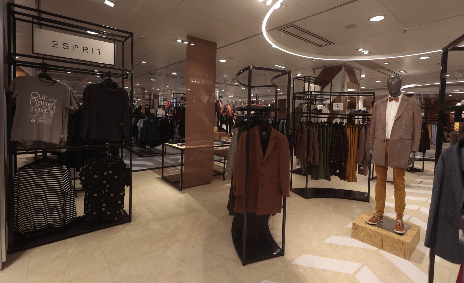 El Corte Inglés presenta las nuevas tiendas en su centro de Sevilla Este