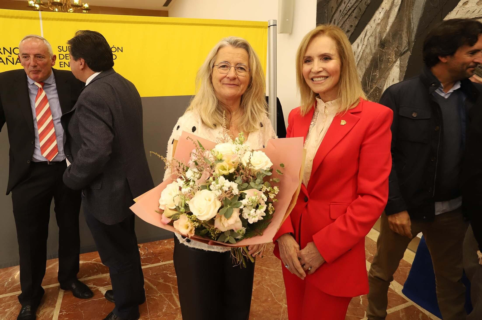 Imágenes del acto conmemorativo del 44 Aniversario de la Constitución Española y en el que se hace entrega al Real Club Recreativo de Huelva del decimotercer Premio Martín Alonso Pinzón a los Valores Constitucionales