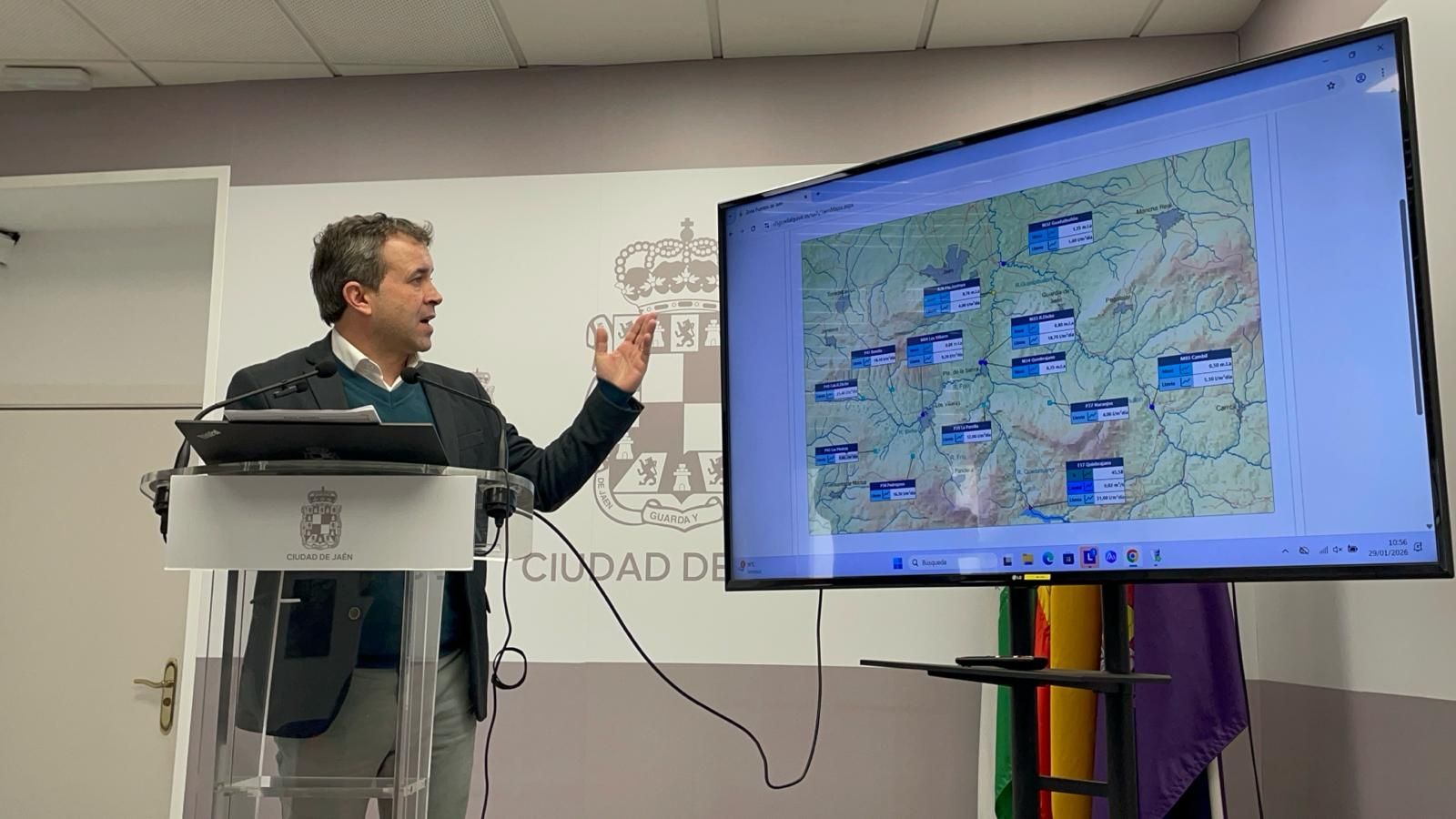 El alcalde de Jaén, Julio Millán, explica lo sucedido en Los Puentes con los datos de la CHG.