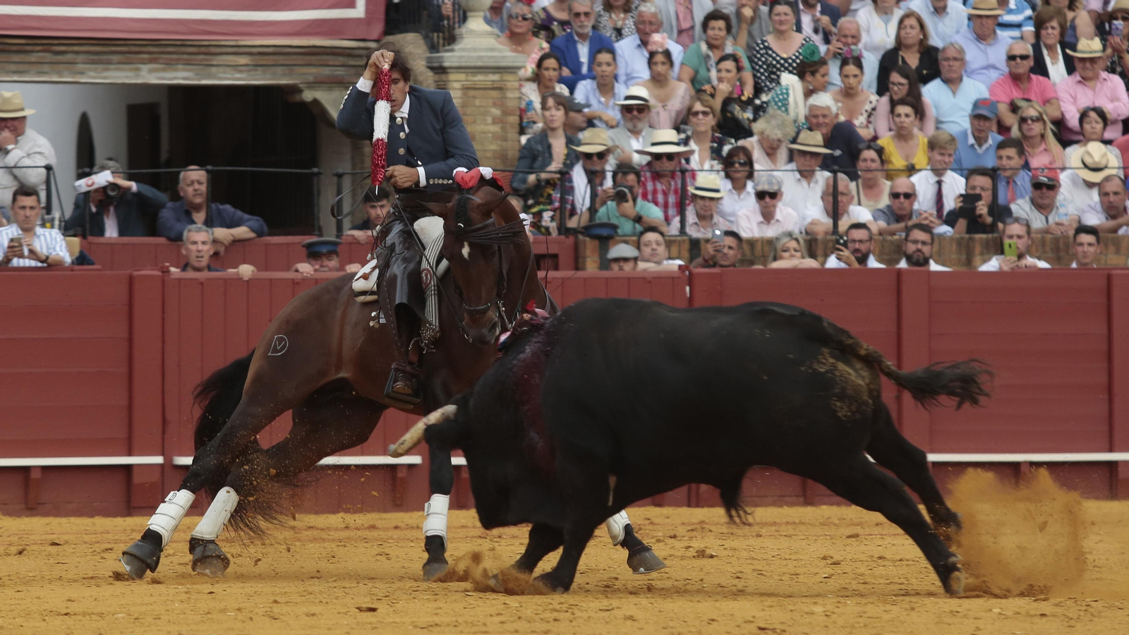 Las imágenes de la corrida mixta en la Maestranza