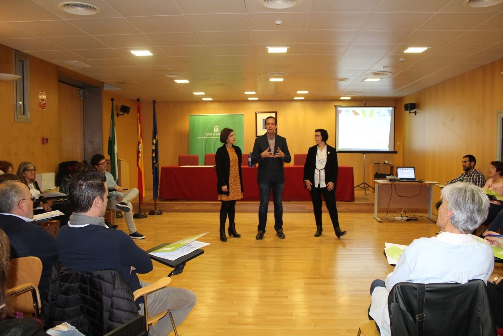 El delegado de Salud en el taller organizado en la jornada de ayer.
