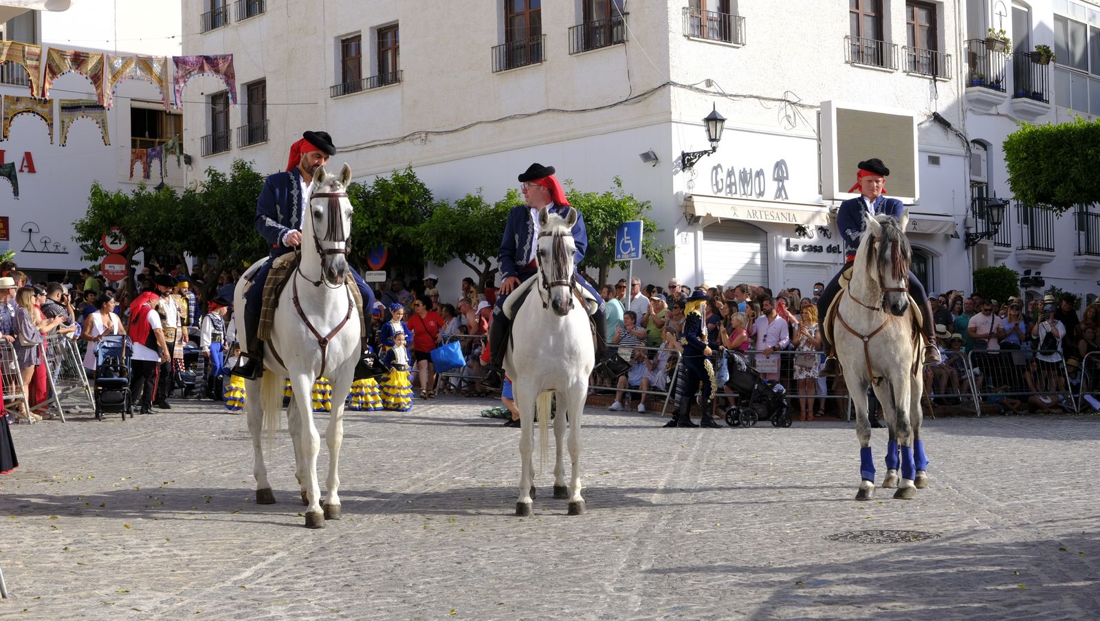 Imágenes del desfile de Moros y Cristianos de Mojácar