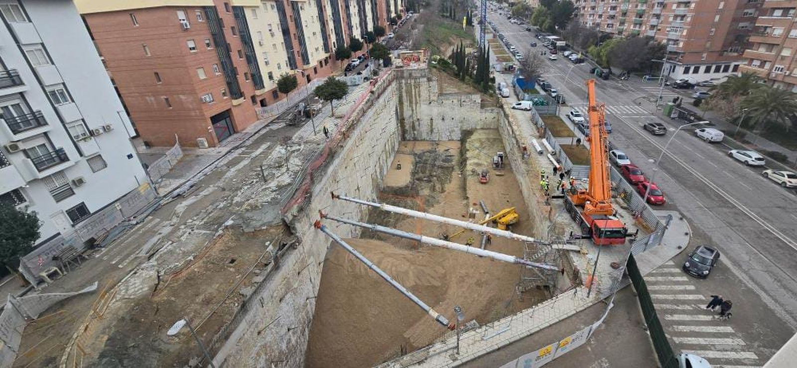 Trabajos bajo la calle Unicef.