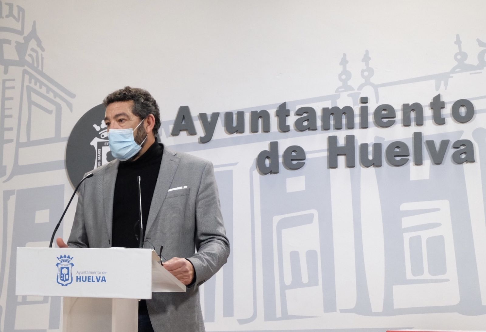 Luis Albillo, concejal de Movilidad, en la comparecencia de esta mañana en el Ayuntamiento.
