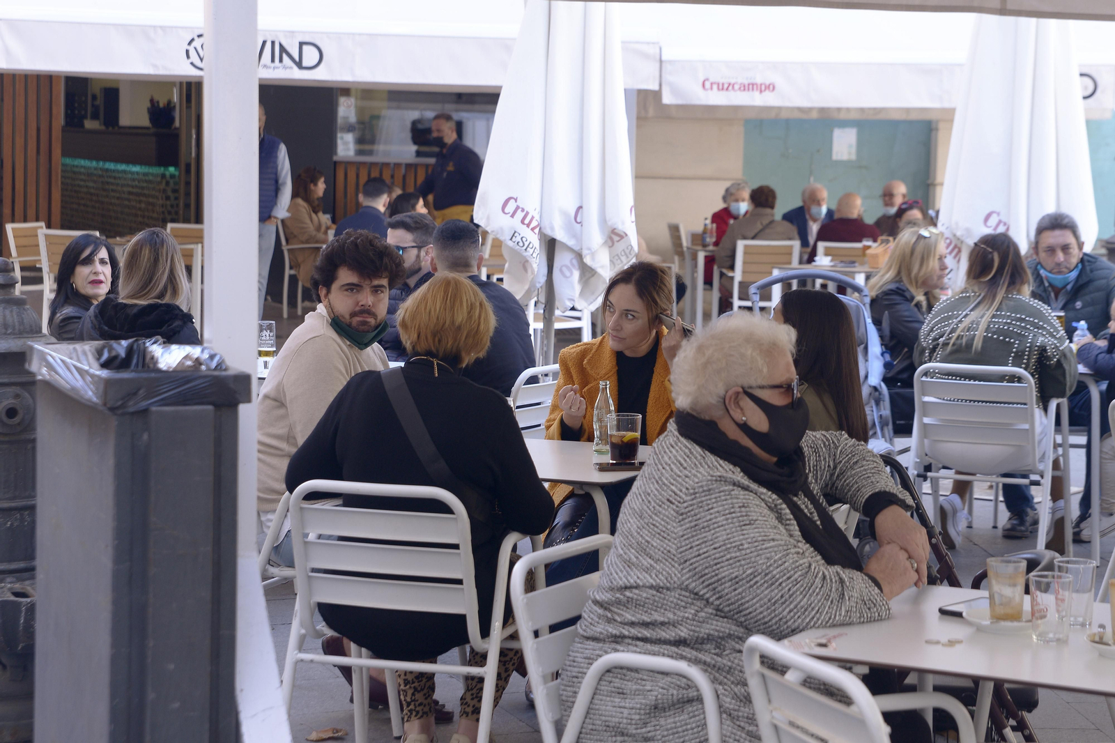Fotos de ambiente de las calles en La Línea