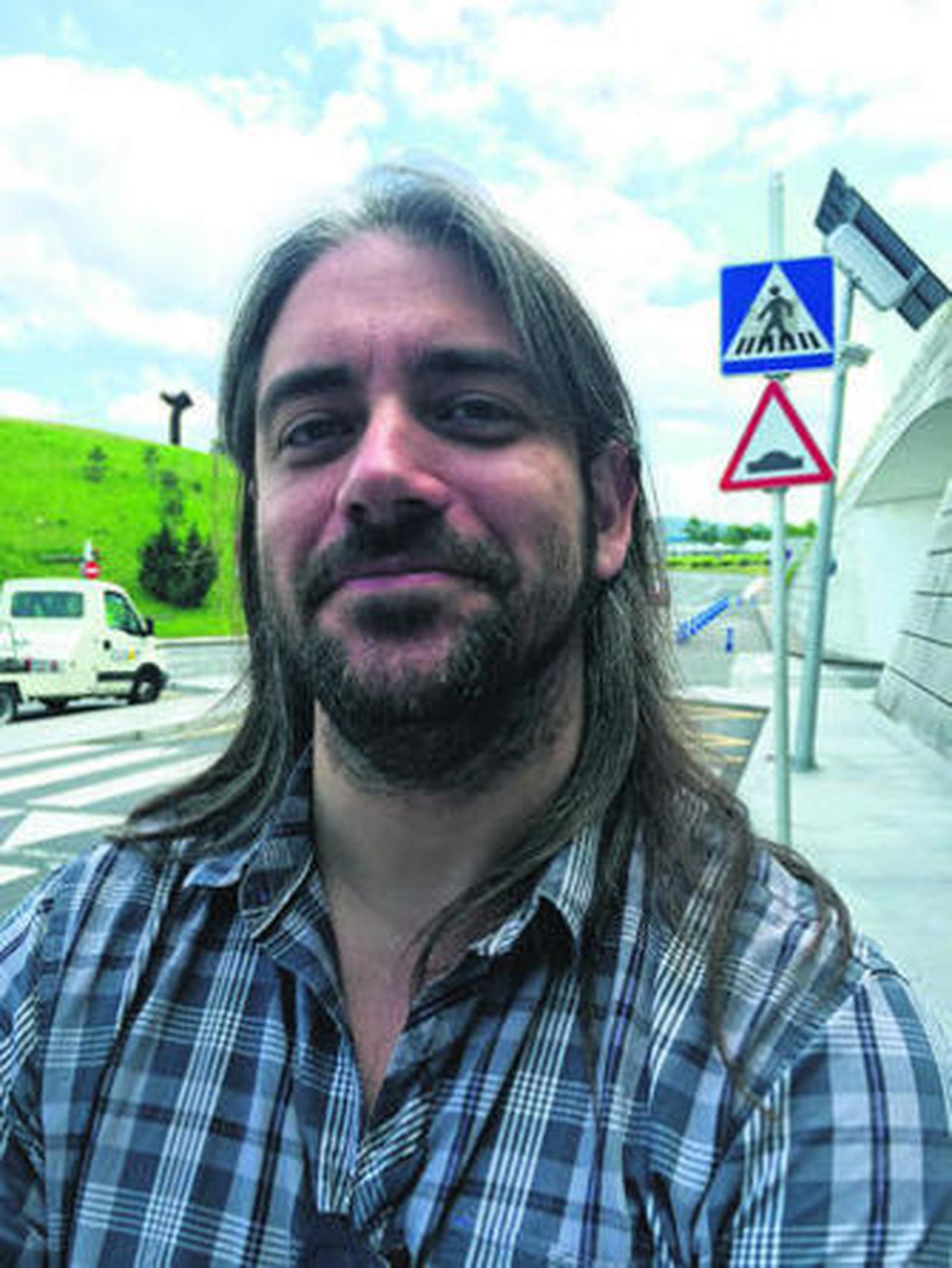 "El videoclip electoral en España es esperpéntico"